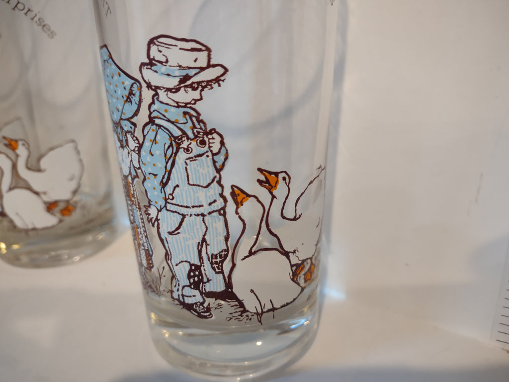 Set of 10 Holly Hobbie Glass The World Is Full of Happy Surprises (lot 2749c)