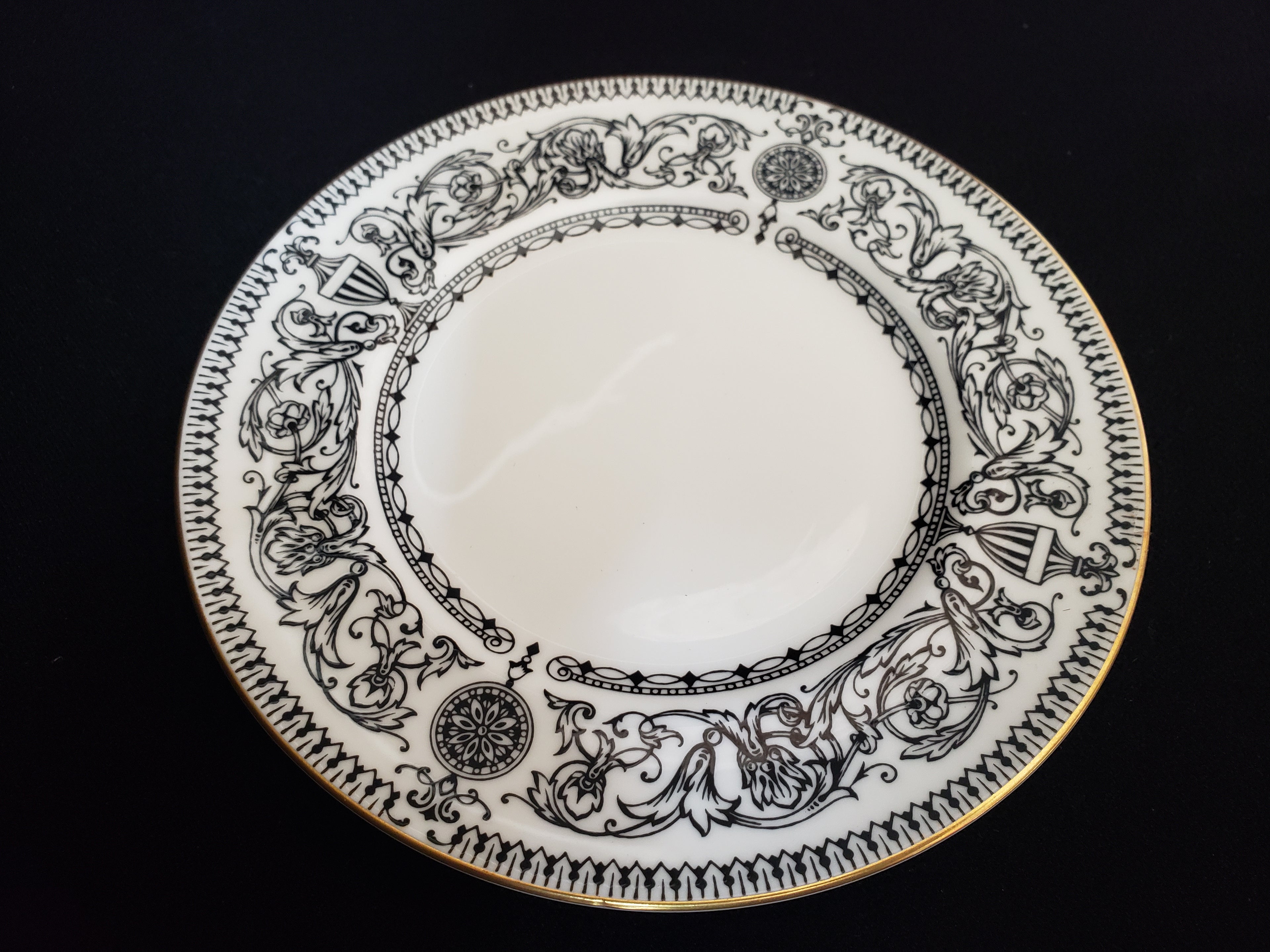 Vintage Royal Worcester Padua Dessert or Bread Plate 6-1/4" (lot 2053)