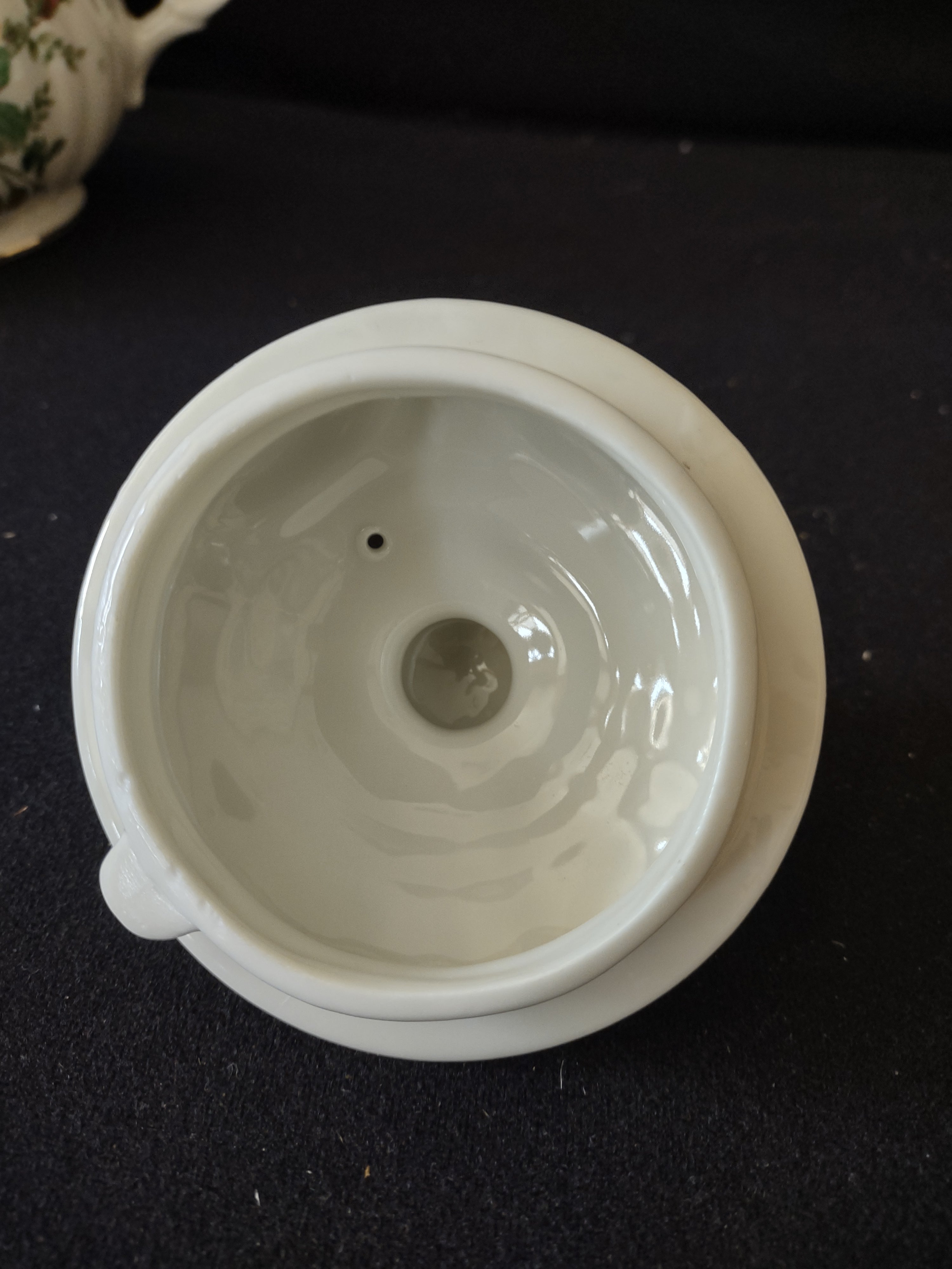 Vintage Robinson Design Group Floral Teapot Gold Trim Made In Japan (Lot 3783)
