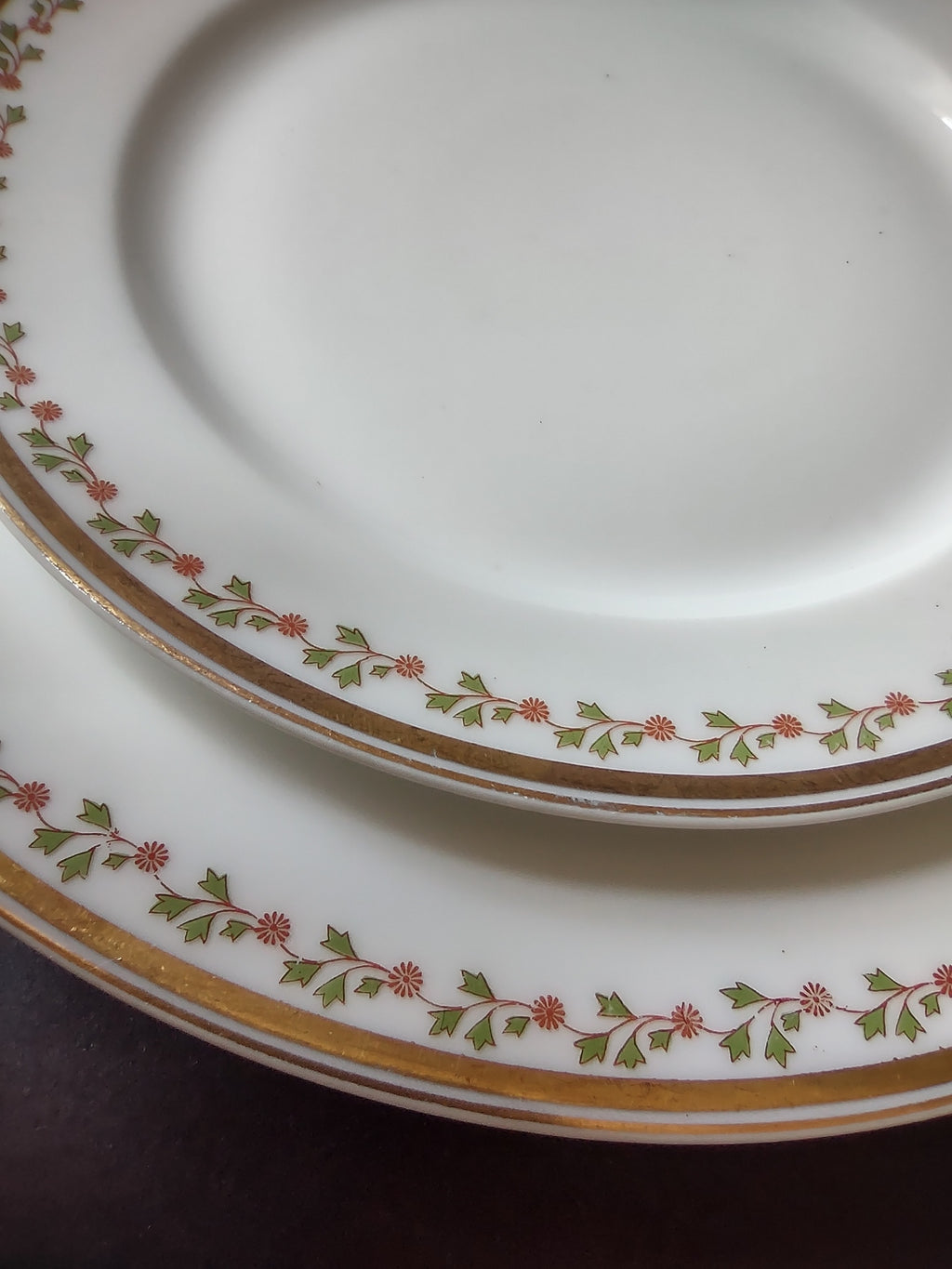 Old Abbey France Limoges Dinner & Dessert/Salad Plate Clover Gold Trim (lot 863)