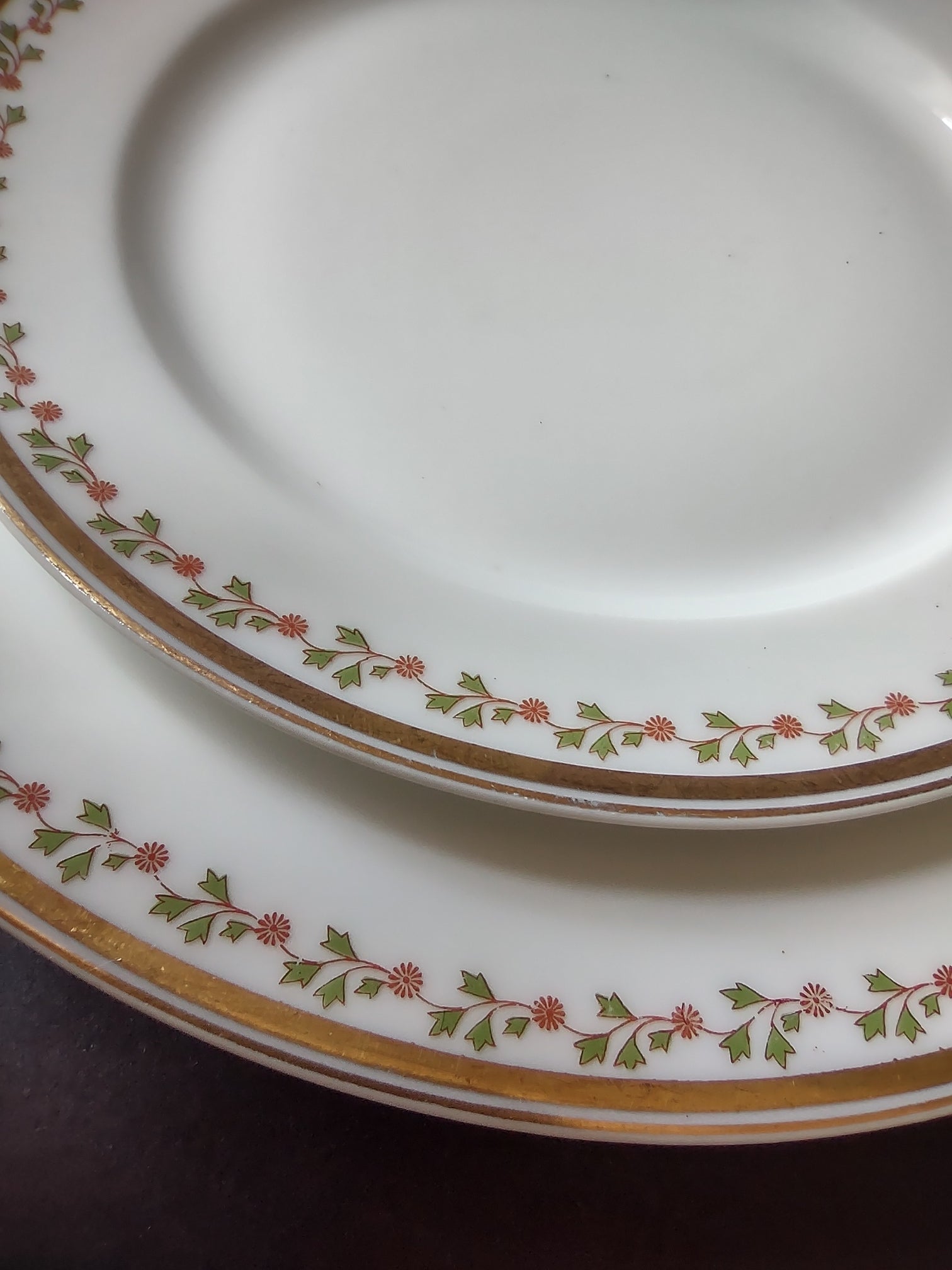 Old Abbey France Limoges Dinner & Dessert/Salad Plate Clover Gold Trim (lot 863)