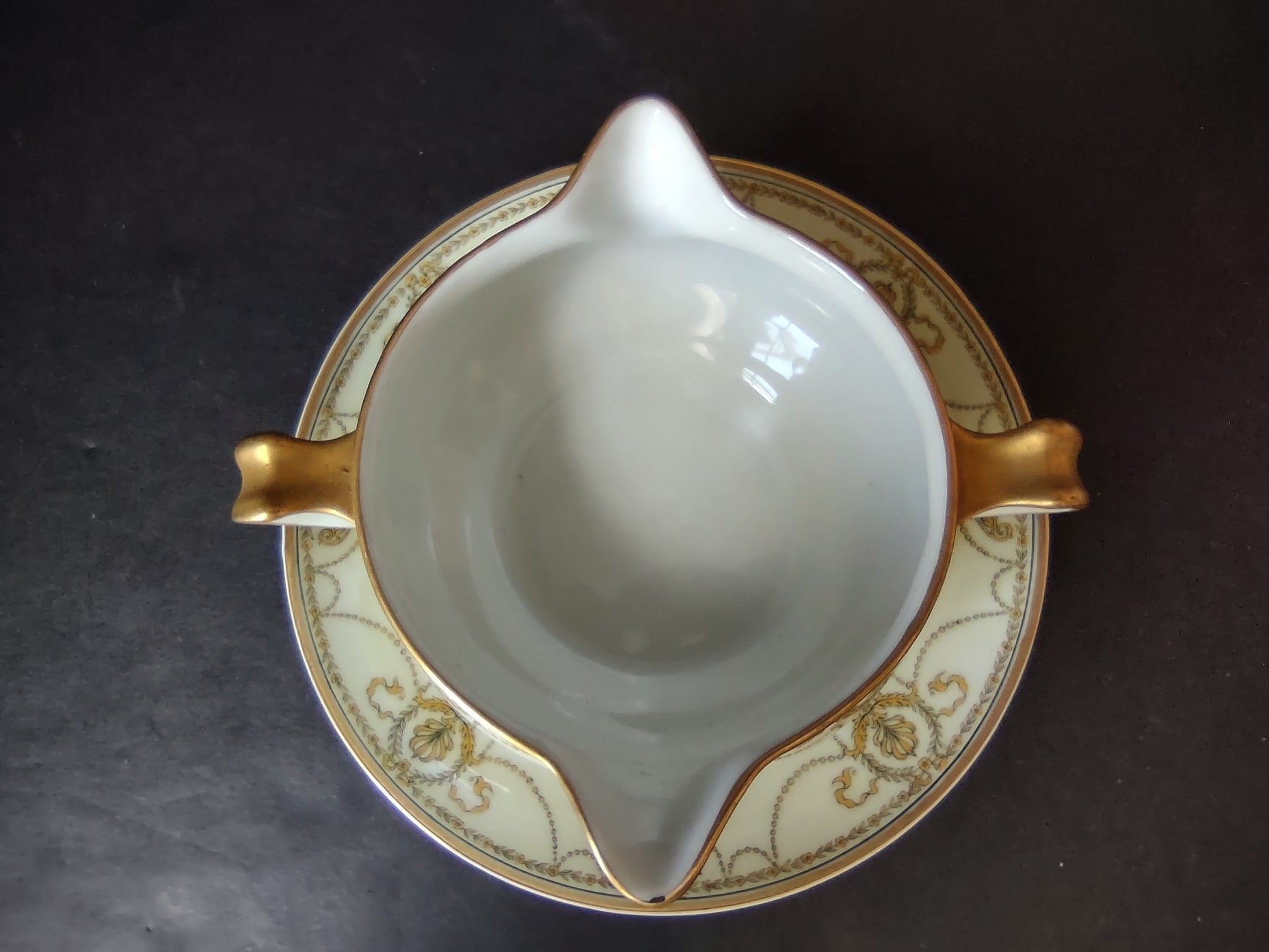 Haviland Limoges Eugenie Sauce Bowl Yellow Laurel Swag Ribbon (lot 941)