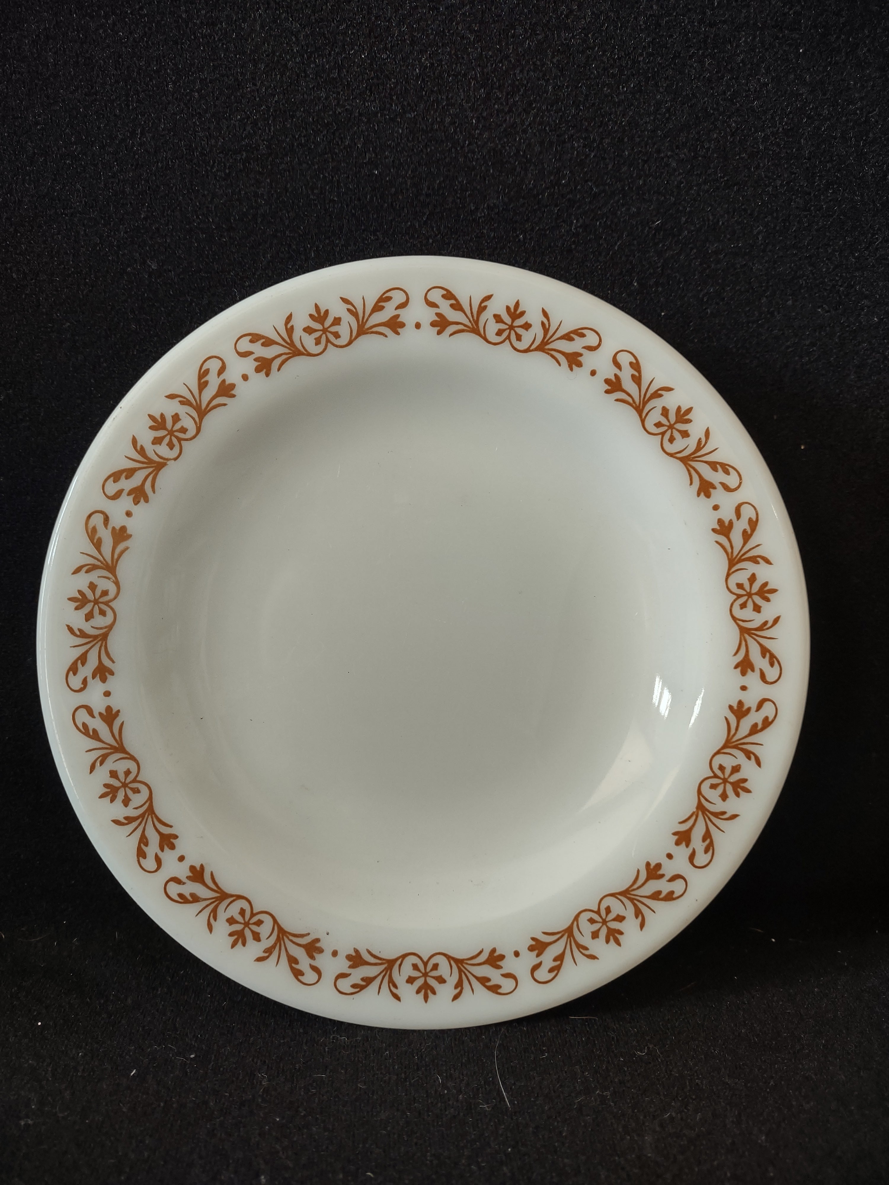 Vintage Pyrex Milk Glass USA Copper Filigree 6-1/2" Dessert Plate (lot 5209)