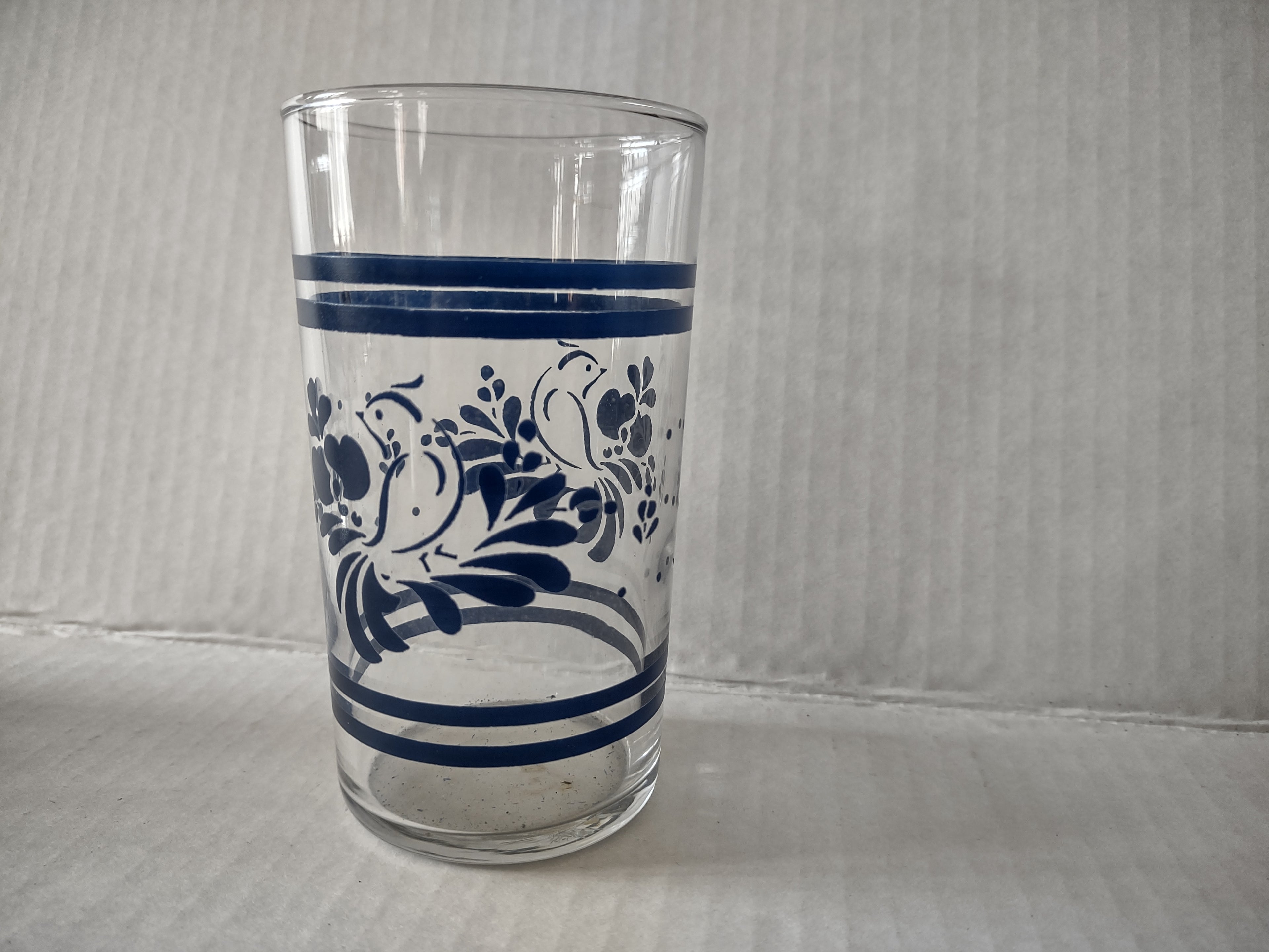 Vintage Folk Art Small 4-1/4" Drinking Glasses x 2 Pfaltzgraff (lot 5165)