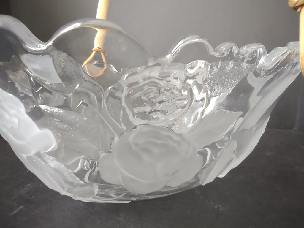 Von Maur Wedding Basket Roses Etched Glass (lot 2663)