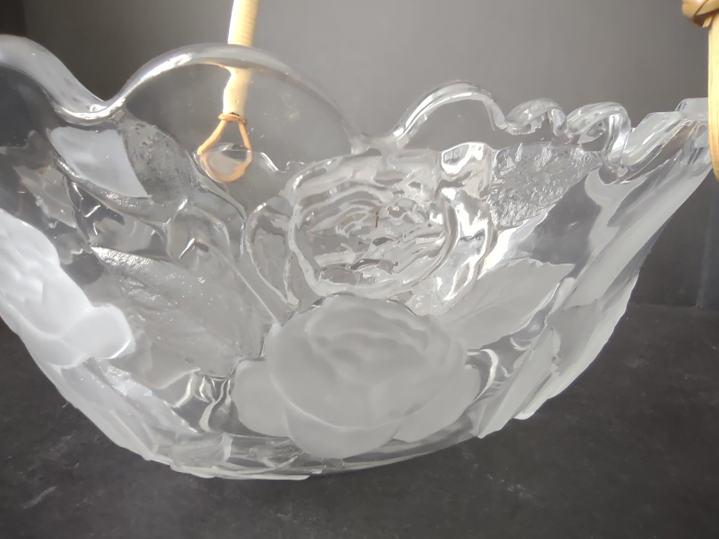 Von Maur Wedding Basket Roses Etched Glass (lot 2663)