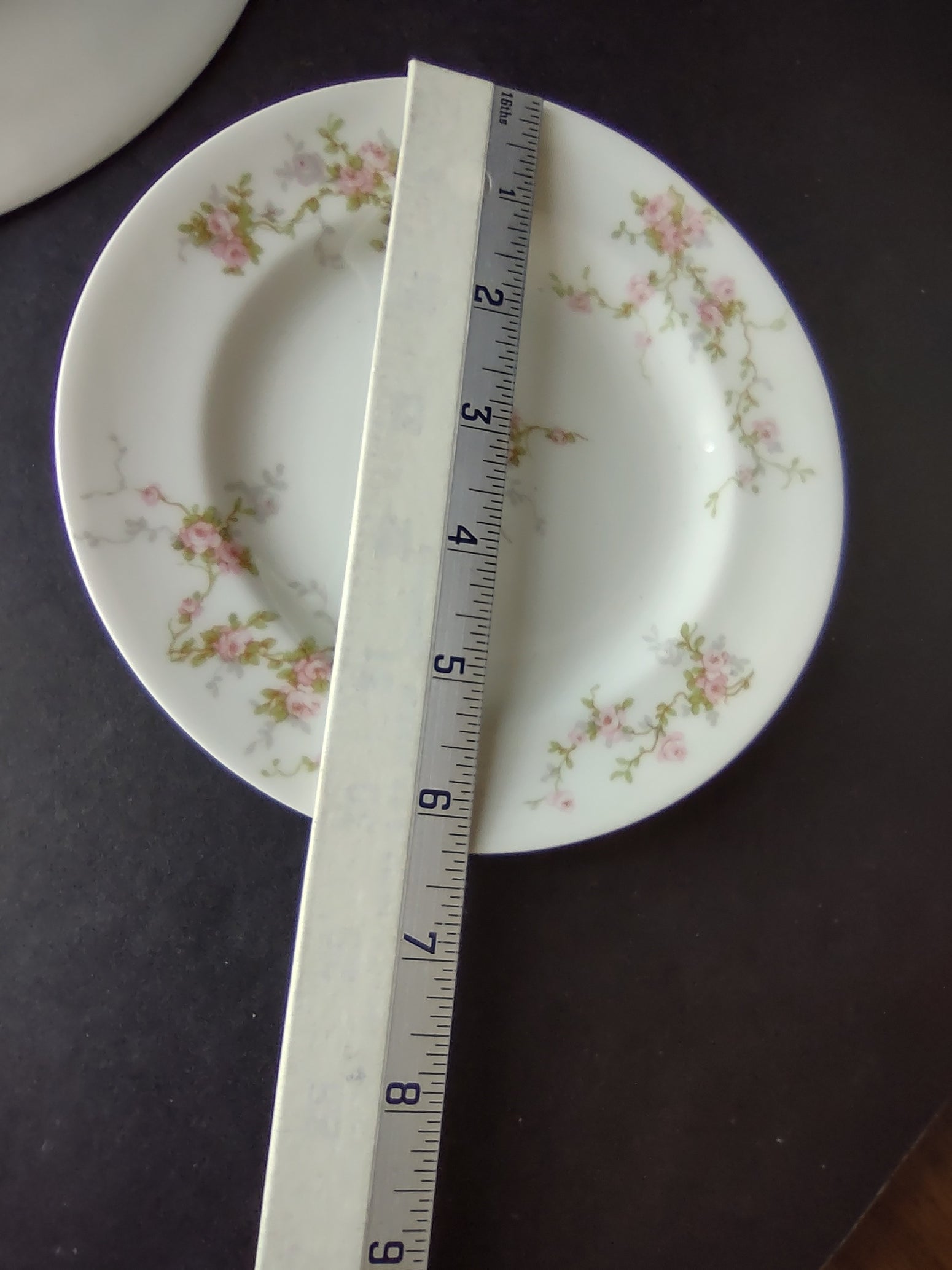 Haviland Limoges Pink Spray 2 x Dinner & 1 x Bread/Butter Plate (lot 922)