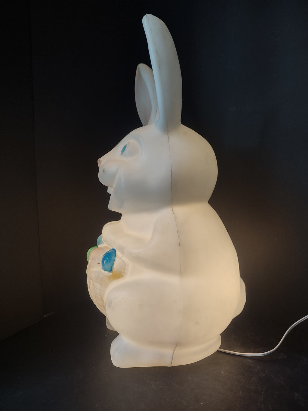 Vintage Easter Bunny Blow Mold Egg Basket (lot 2543c)