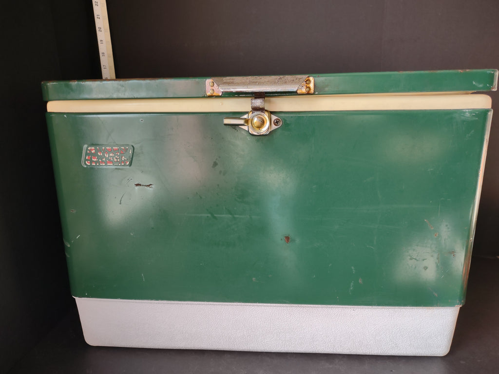 Vintage Coleman Cooler Green Metal 1970s Some RUST (lot 5028)