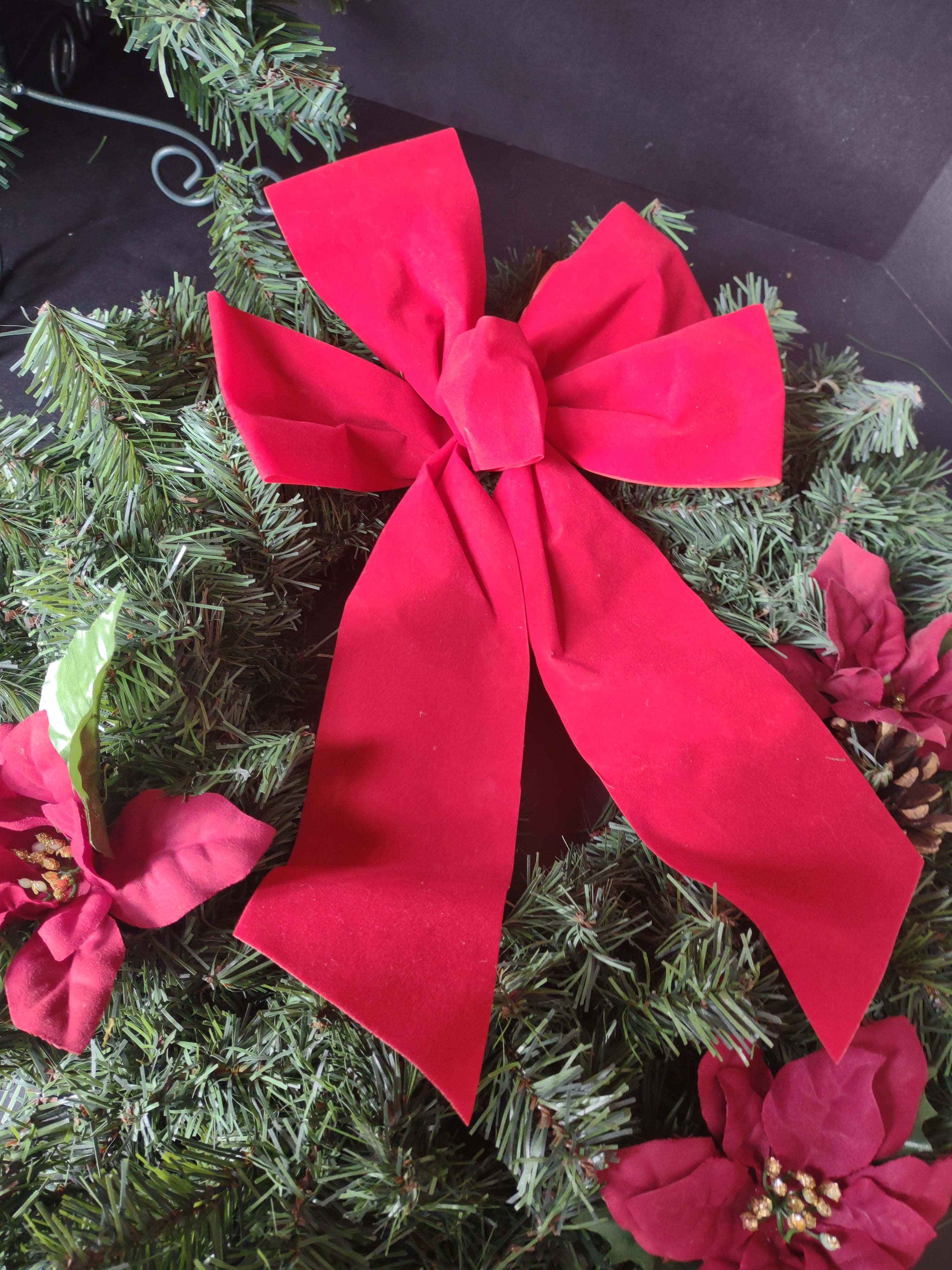 Christmas Artificial 24"Light Up Tree Garland Poinsettia Wreath (lot 1223)