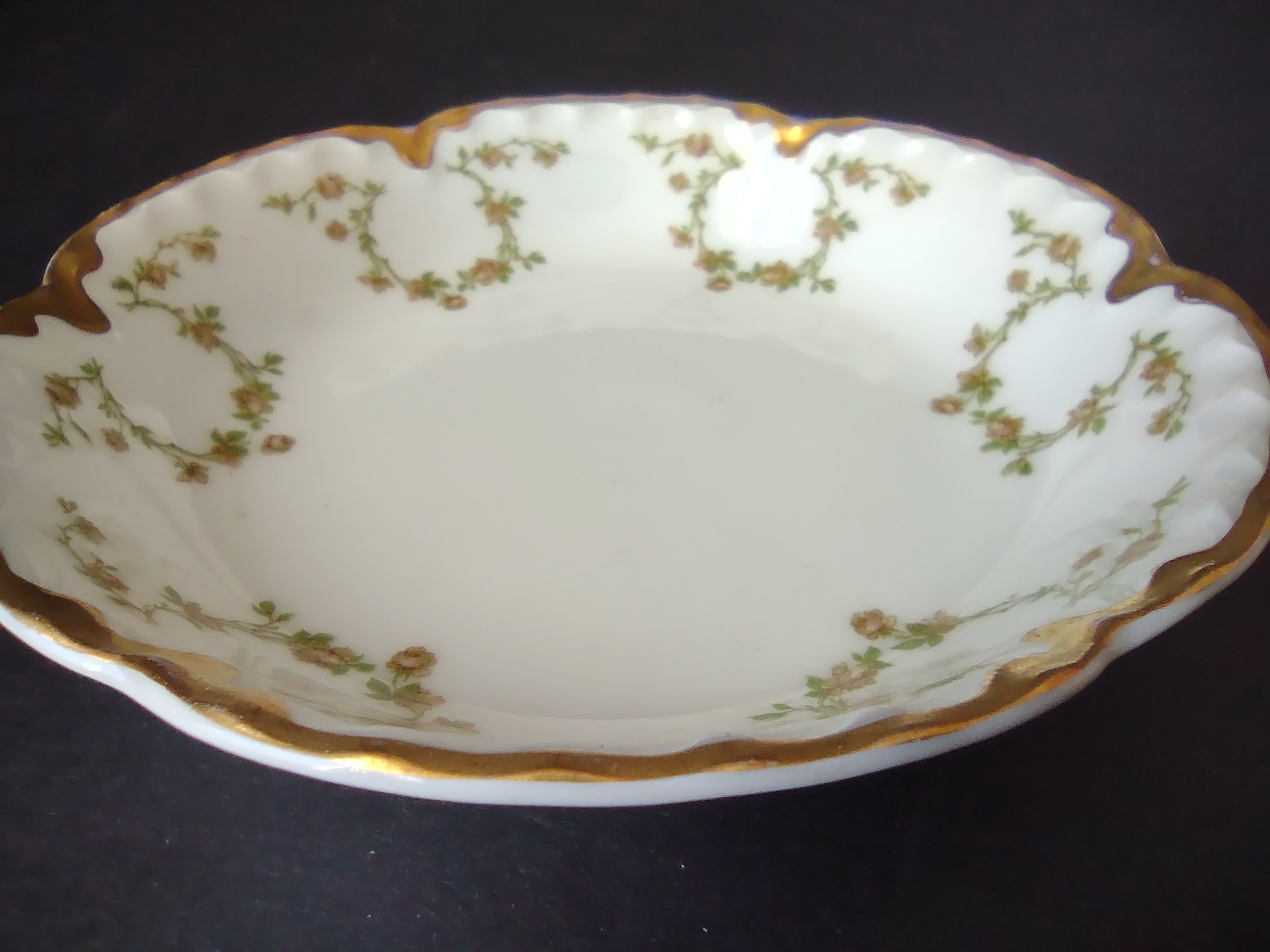 Haviland Limoges French 5" Cranberry Bowl Green Gold Trim (lot 1118)