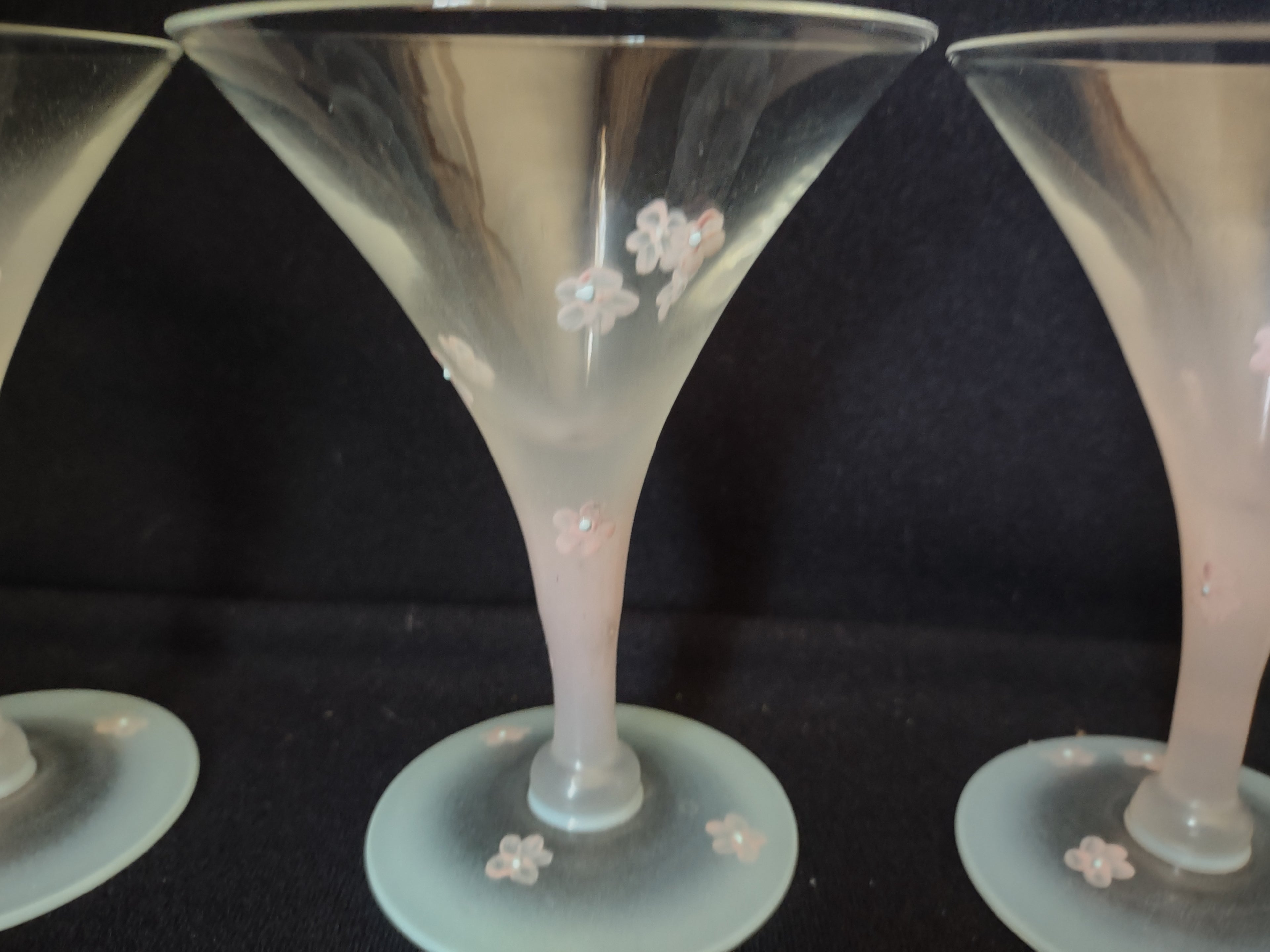 Set of 4 Vintage MCM Frosted Martini Glass Pink Flower Handpainted (lot 2740)