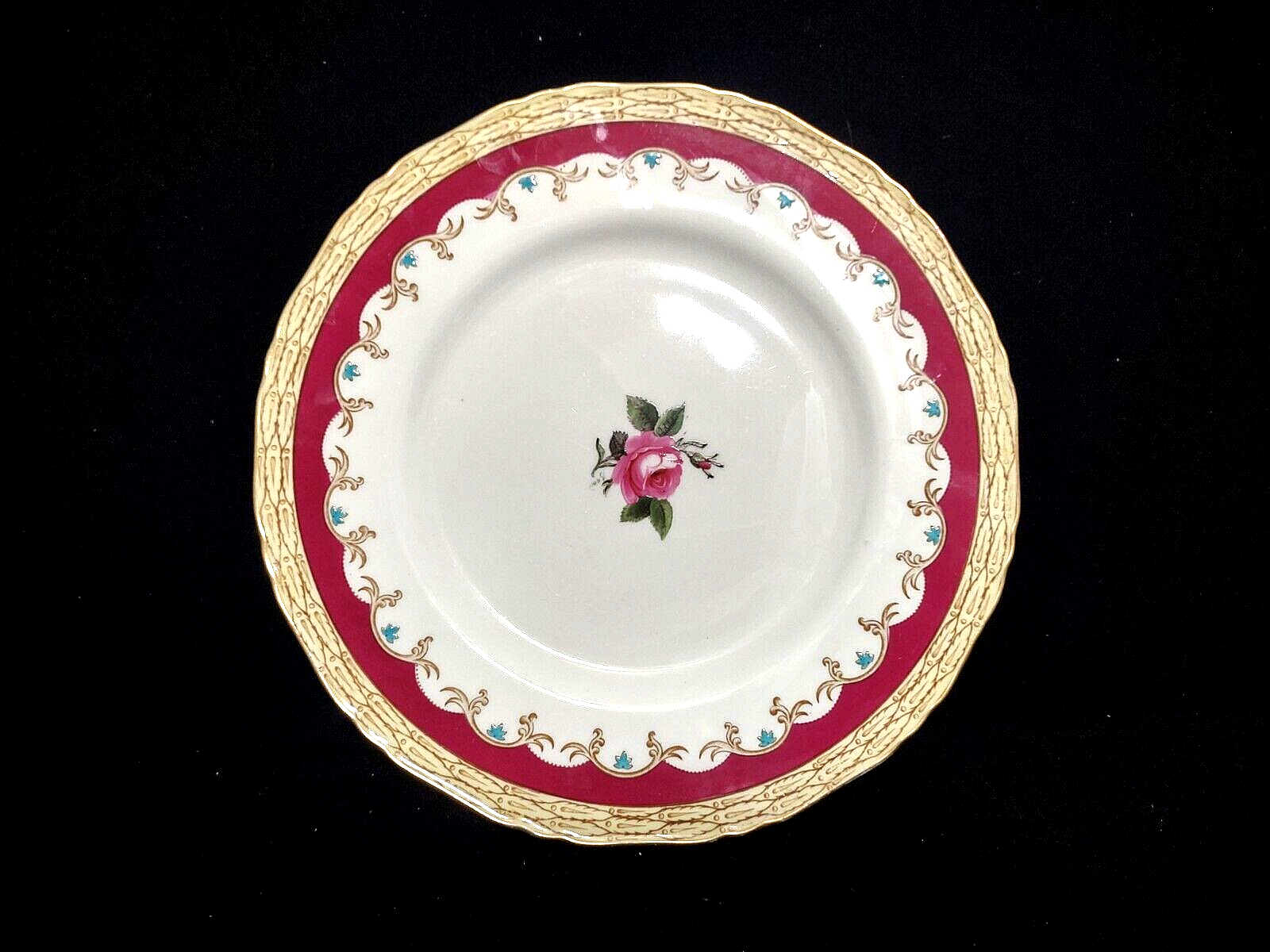 092 Vintage Royal Worcester KILDARE England Dinner Plate Red Rose 10-3/4"