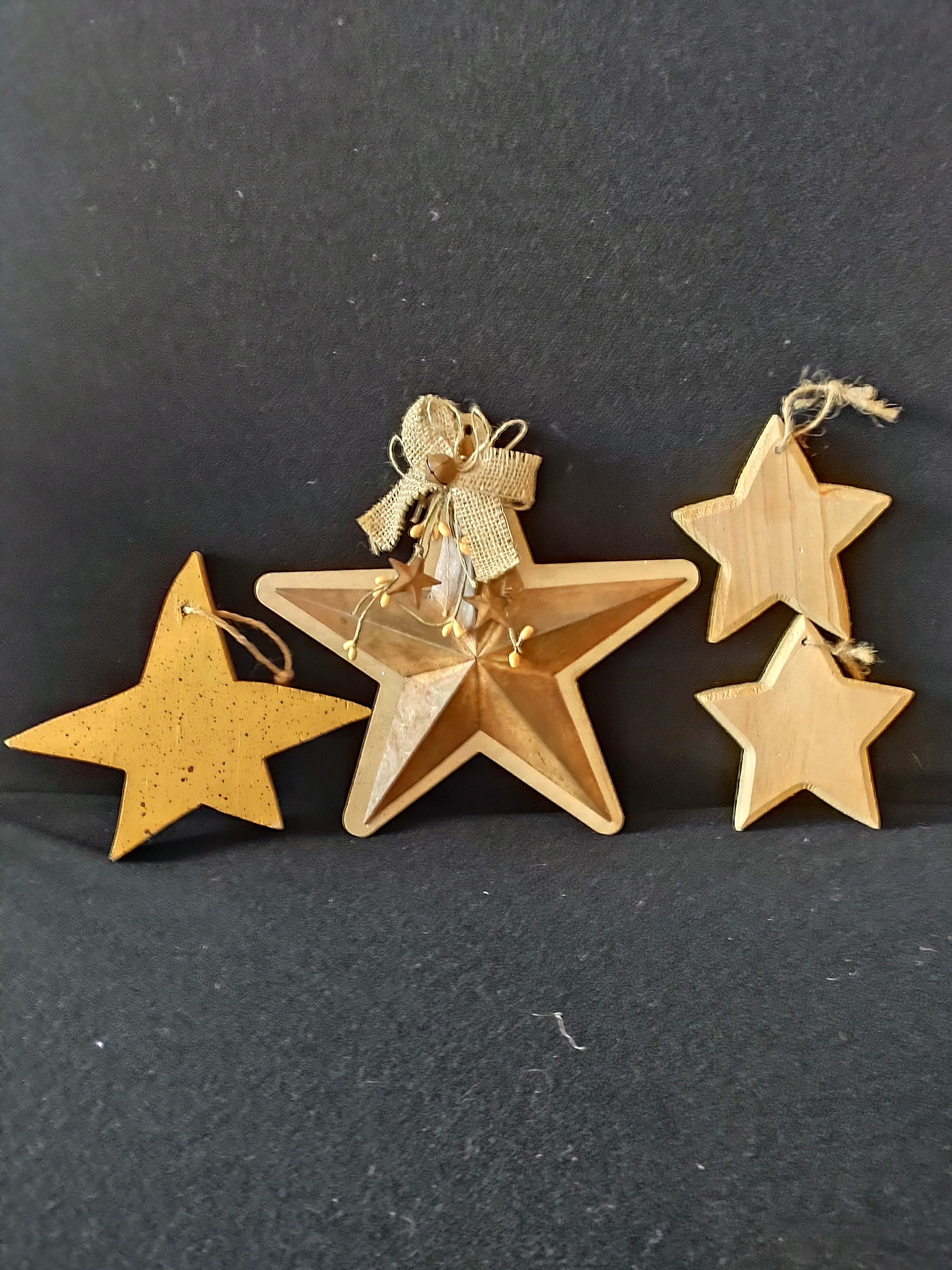 Rustic Christmas Wooden Stars 1 Decorated 8" 2 Small 1 Speckled (Lot 4641)