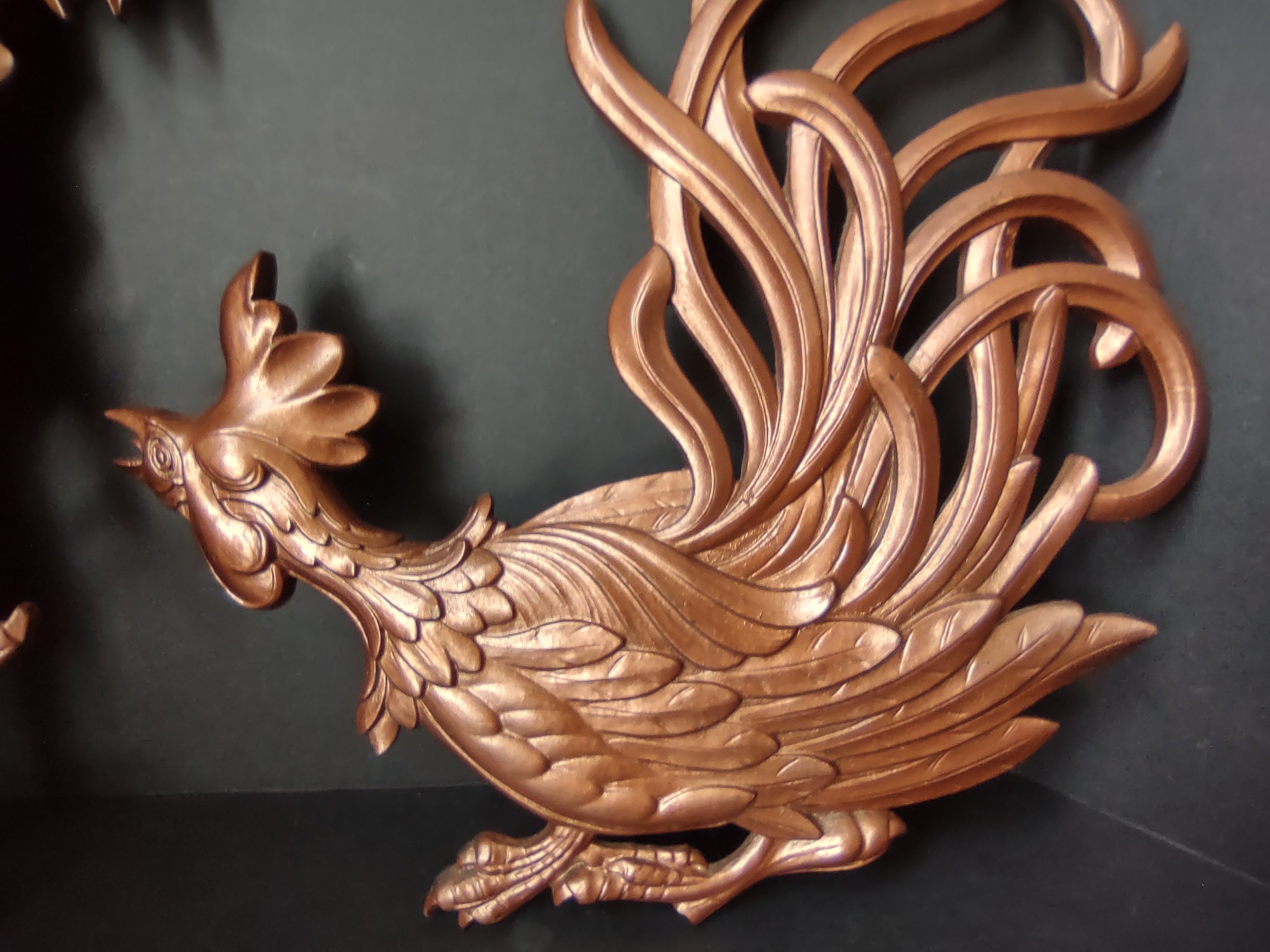 Vintage Syroco Kitchen Cottage Wall Roosters (lot 1771)
