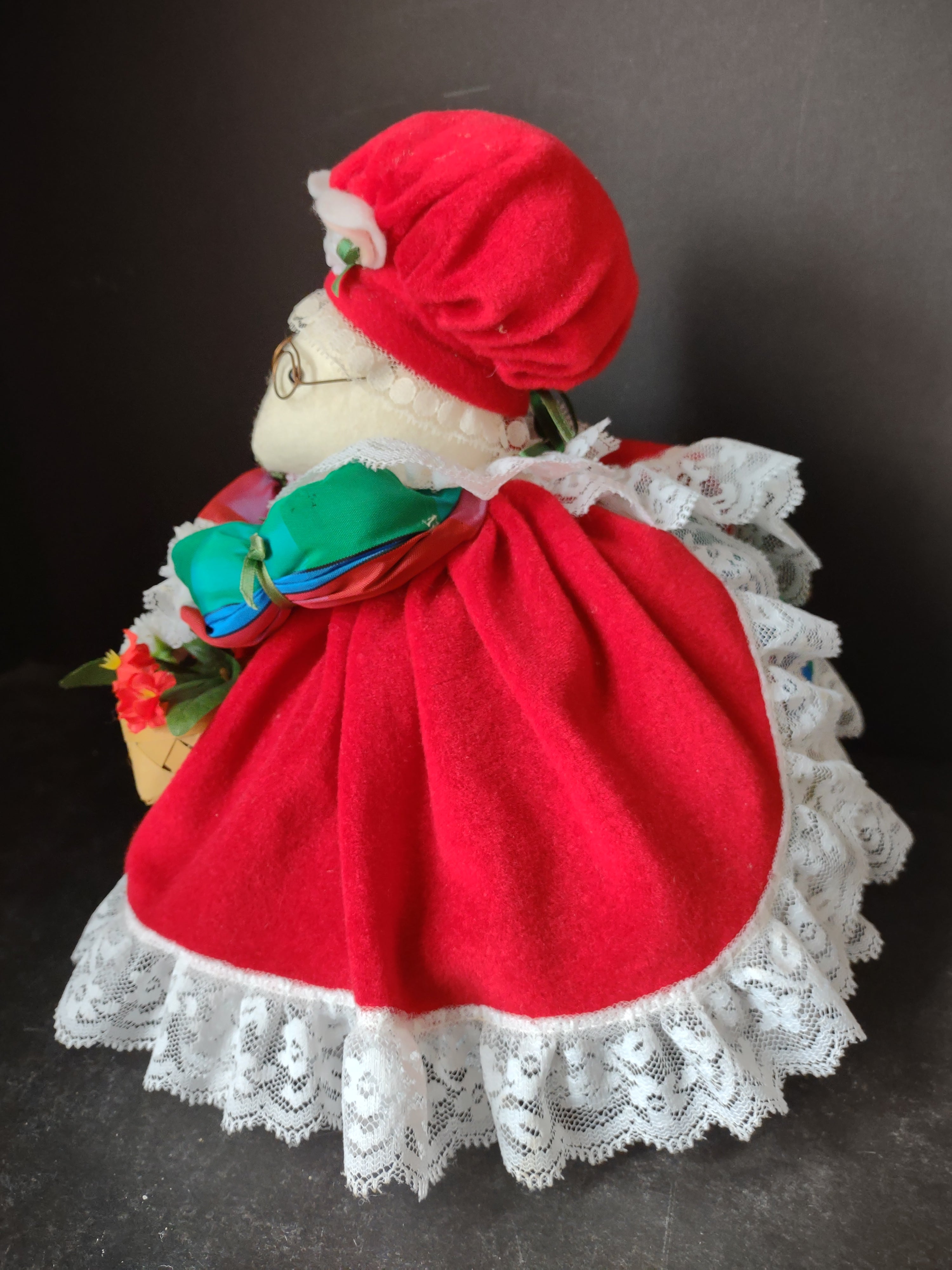 Vintage Christmas Easter Mouse Mice Dressed Up with Flower Basket (lot 5257)