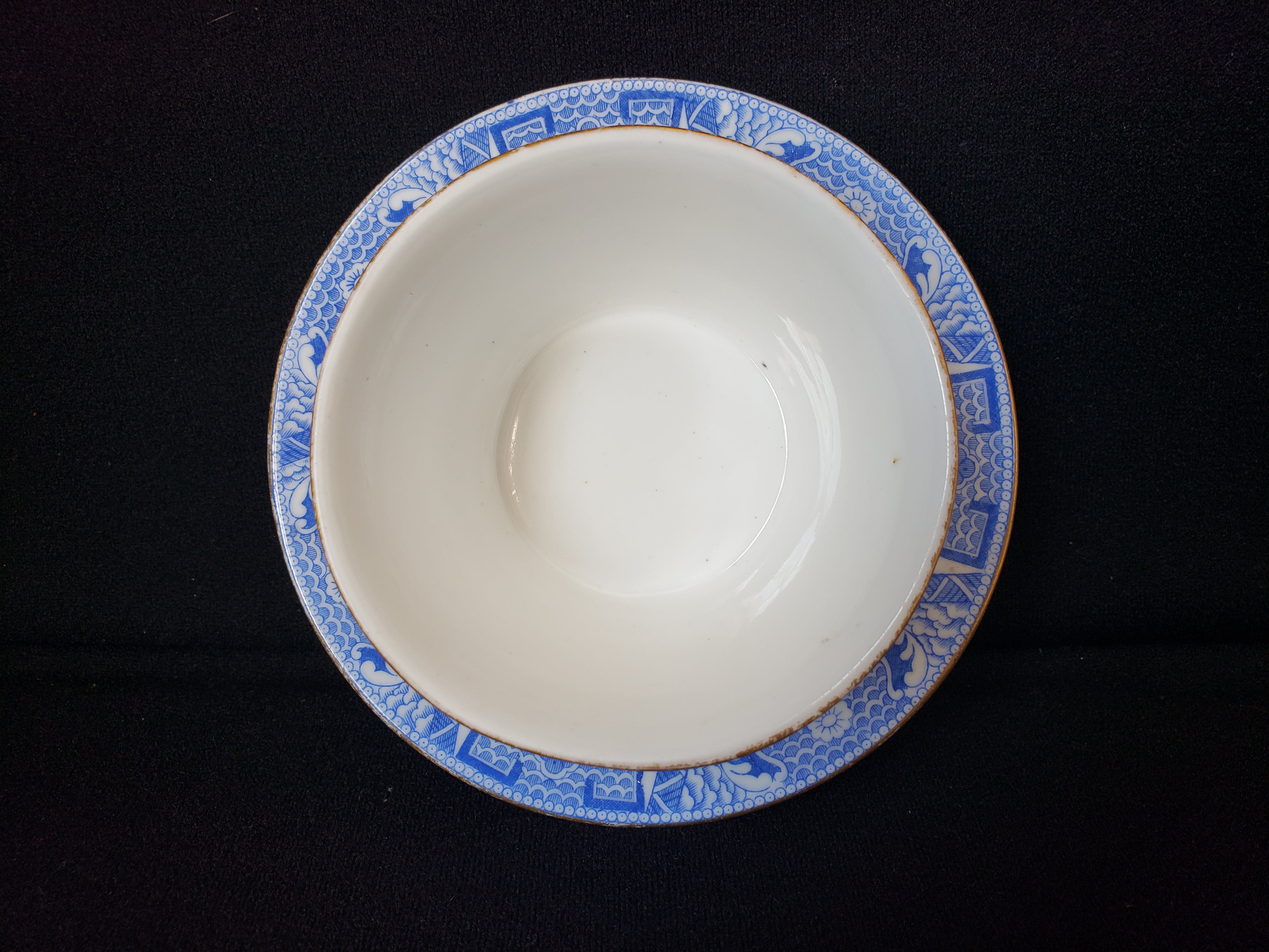 Vintage Royal Worcester Tea Cup Attached to Saucer Blue and White (lot 2076)