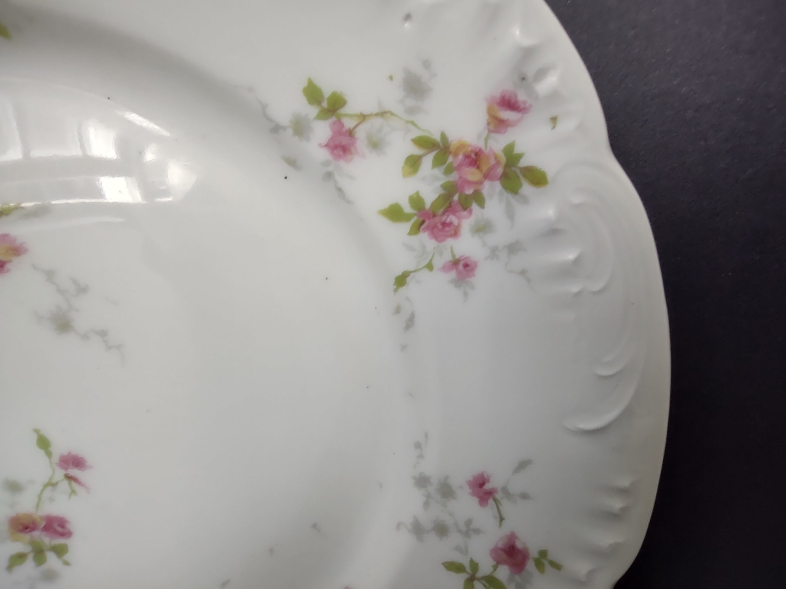 Haviland France Limoges French Cottage Shabby Chic Dinner Plate Roses (lot 1102)