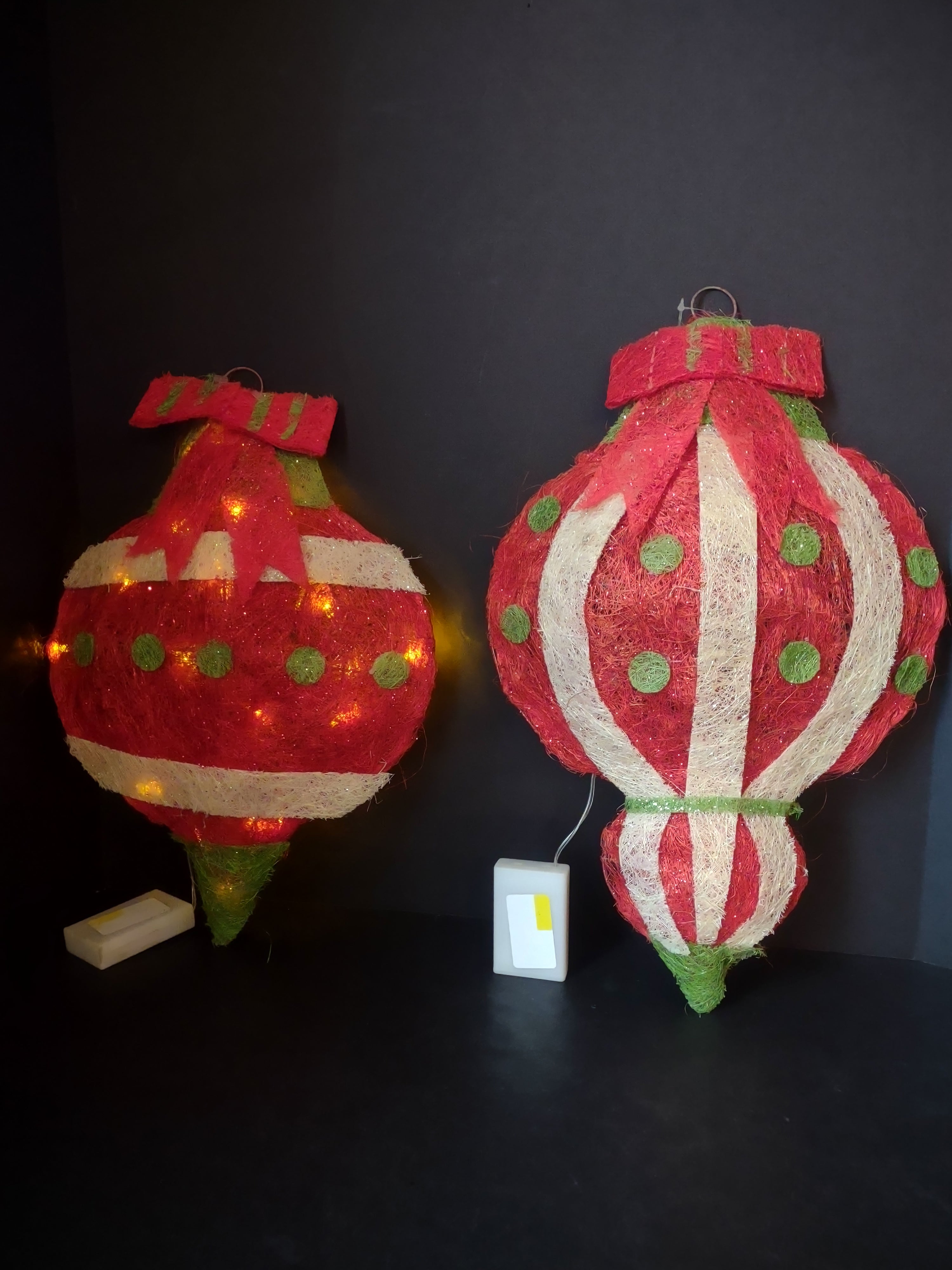 Christmas Light Up Battery Operated Blinking Ornament Wall Decor 16" (lot 1385)