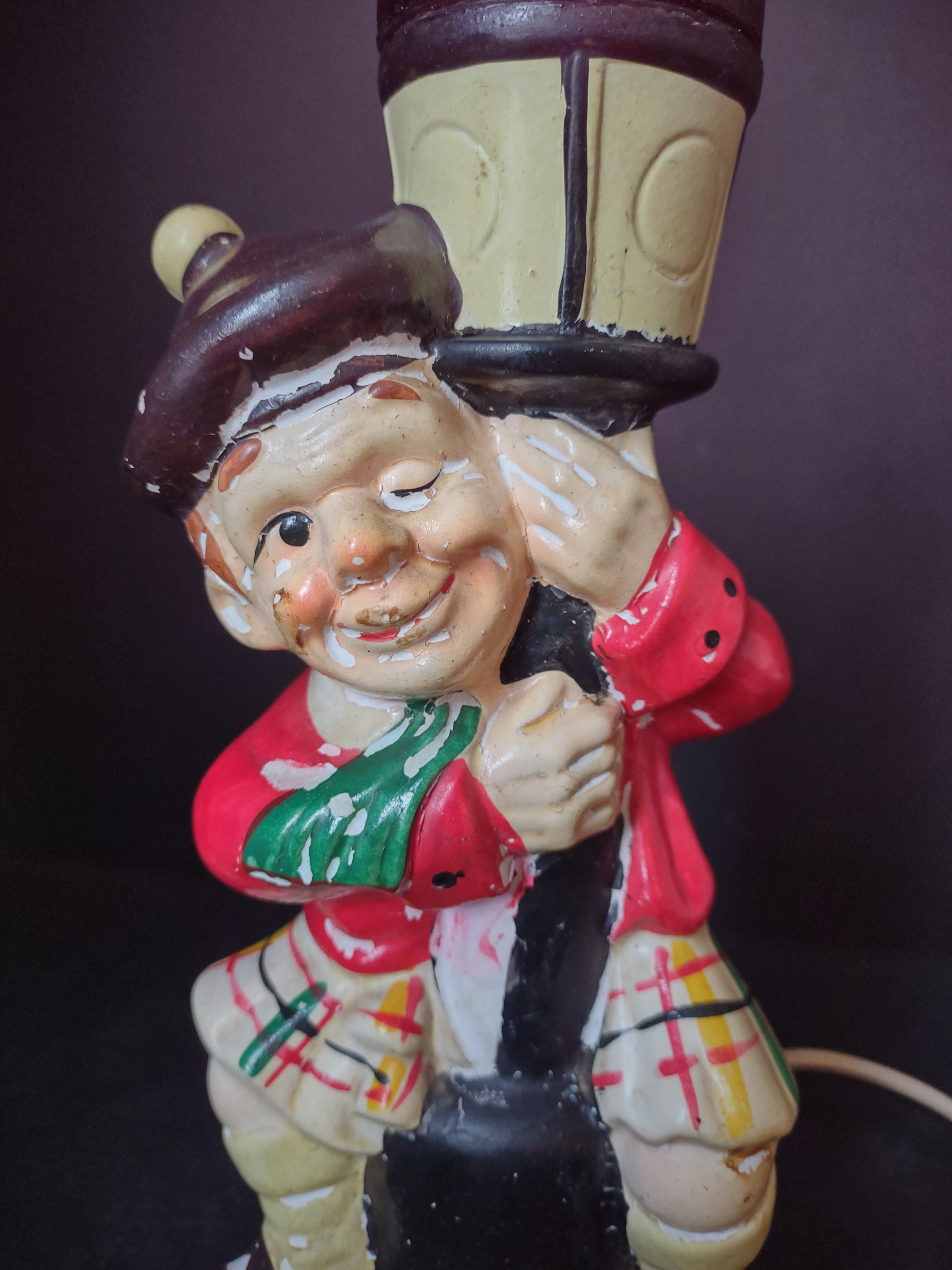 Vintage Lamp Post Scottish Drunk Man NO Shade Peeling Paint (lot 2585)