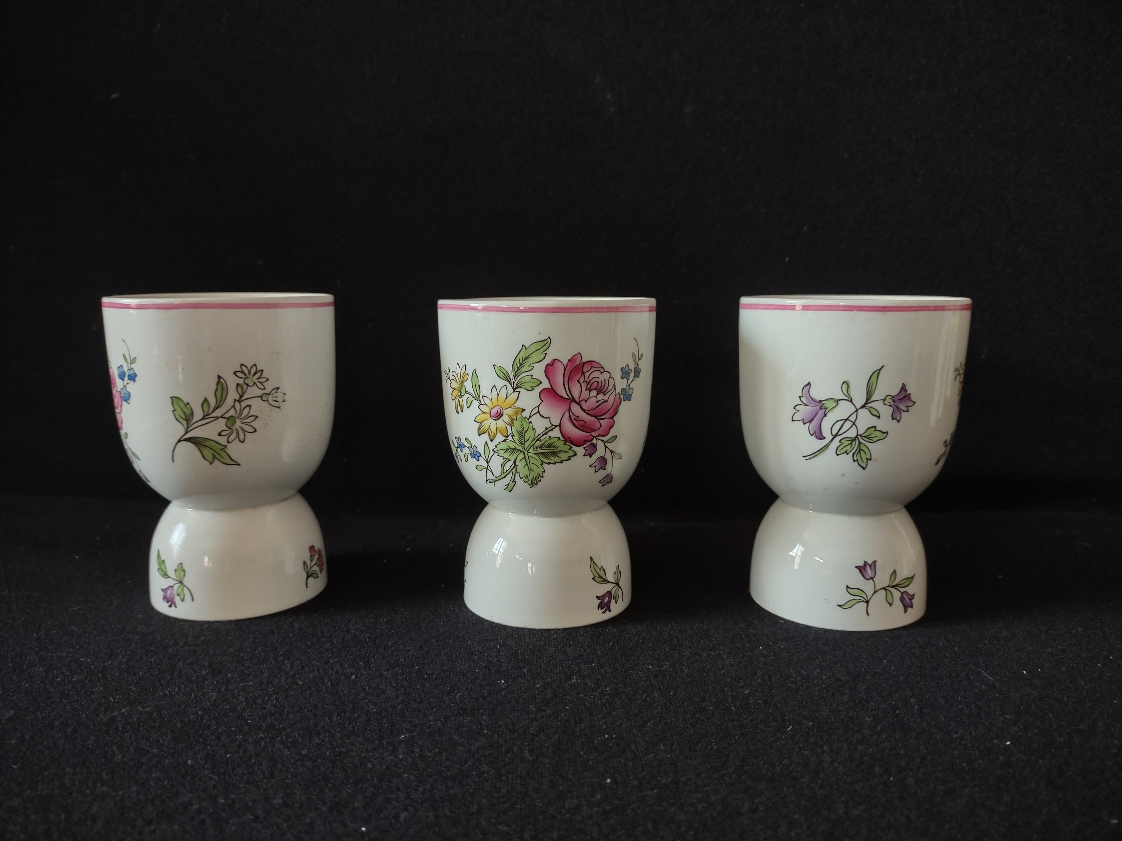 Vintage Ceramic Set of 3 Egg Cups Pink Floral Peonies (lot 5278)