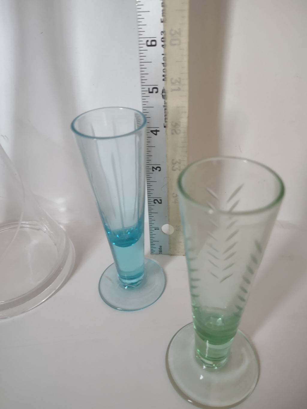 Cordial Set 7 Piece Etched Glass 5" Glasses Decanter Linens n Things (lot 3034t)