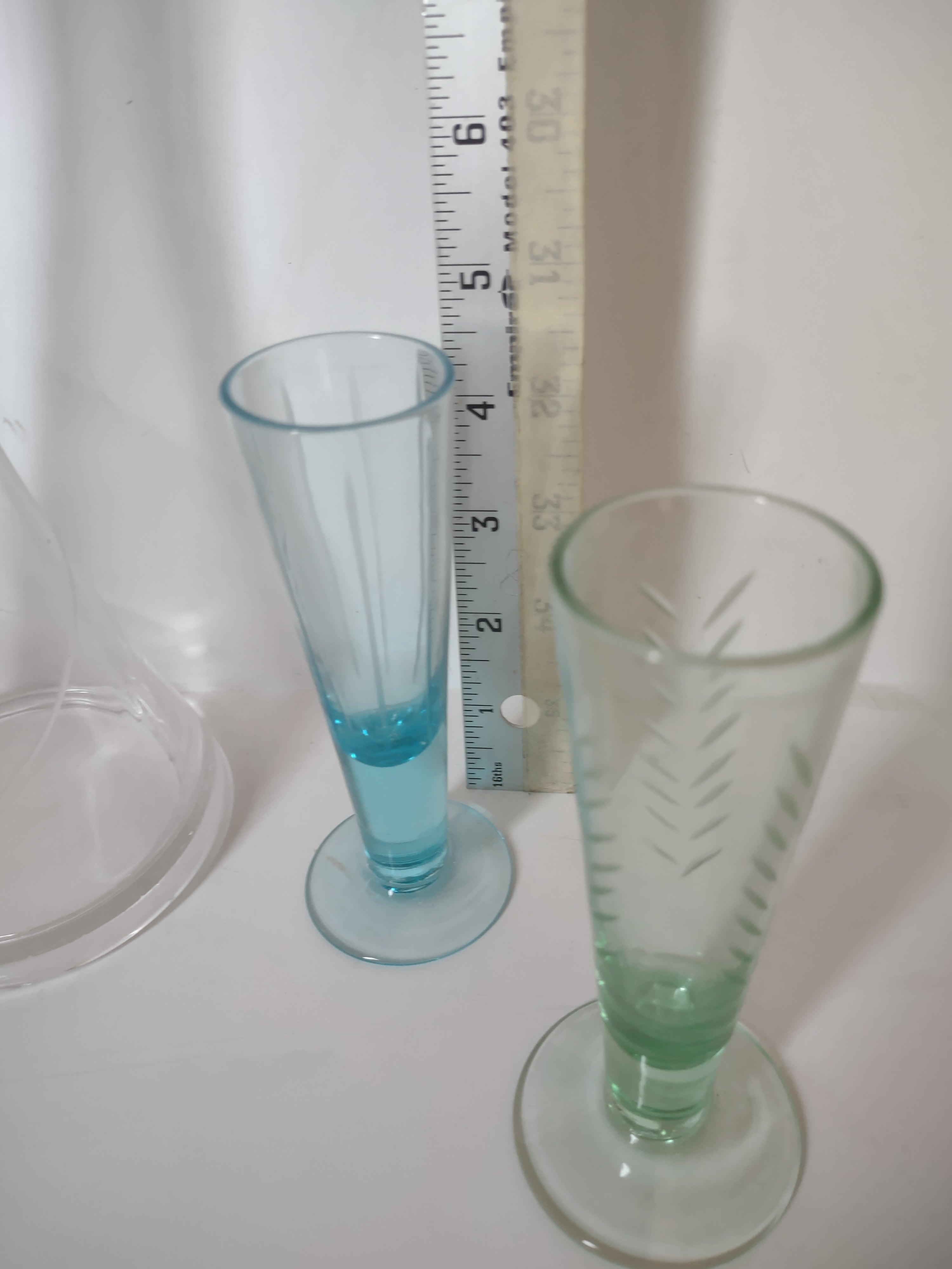 Cordial Set 7 Piece Etched Glass 5" Glasses Decanter Linens n Things (lot 3034t)