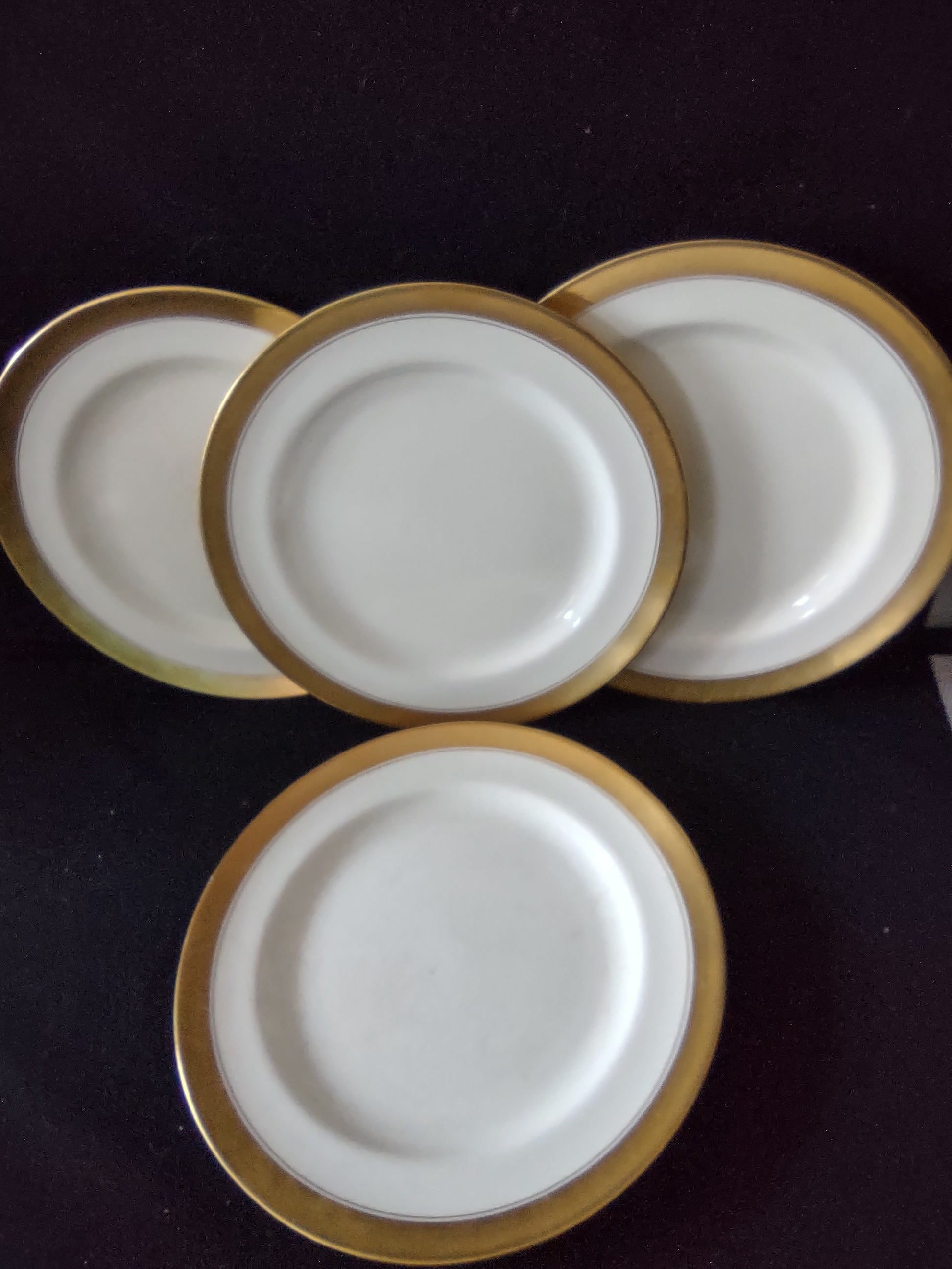 Vintage Johnson Brothers 9" Dinner Plate Pareek Gold Rim Set Of 4 (Lot 5557)
