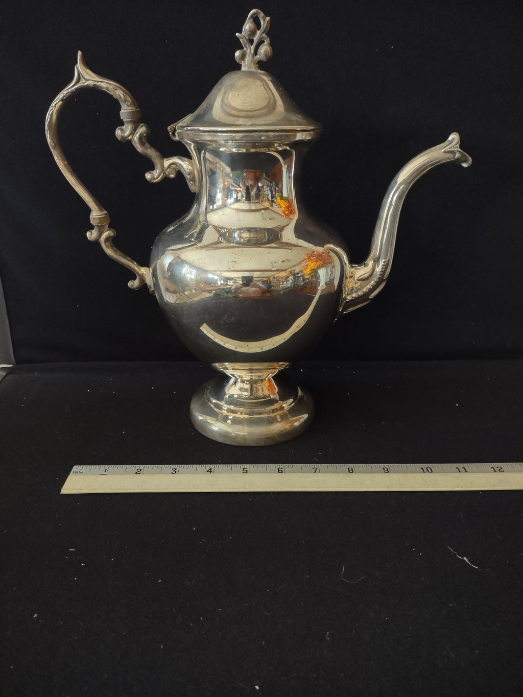 Vintage Silver-Plated Pedestal Scrolled Handle Leaf Finial Lid Teapot (Lot 3351)