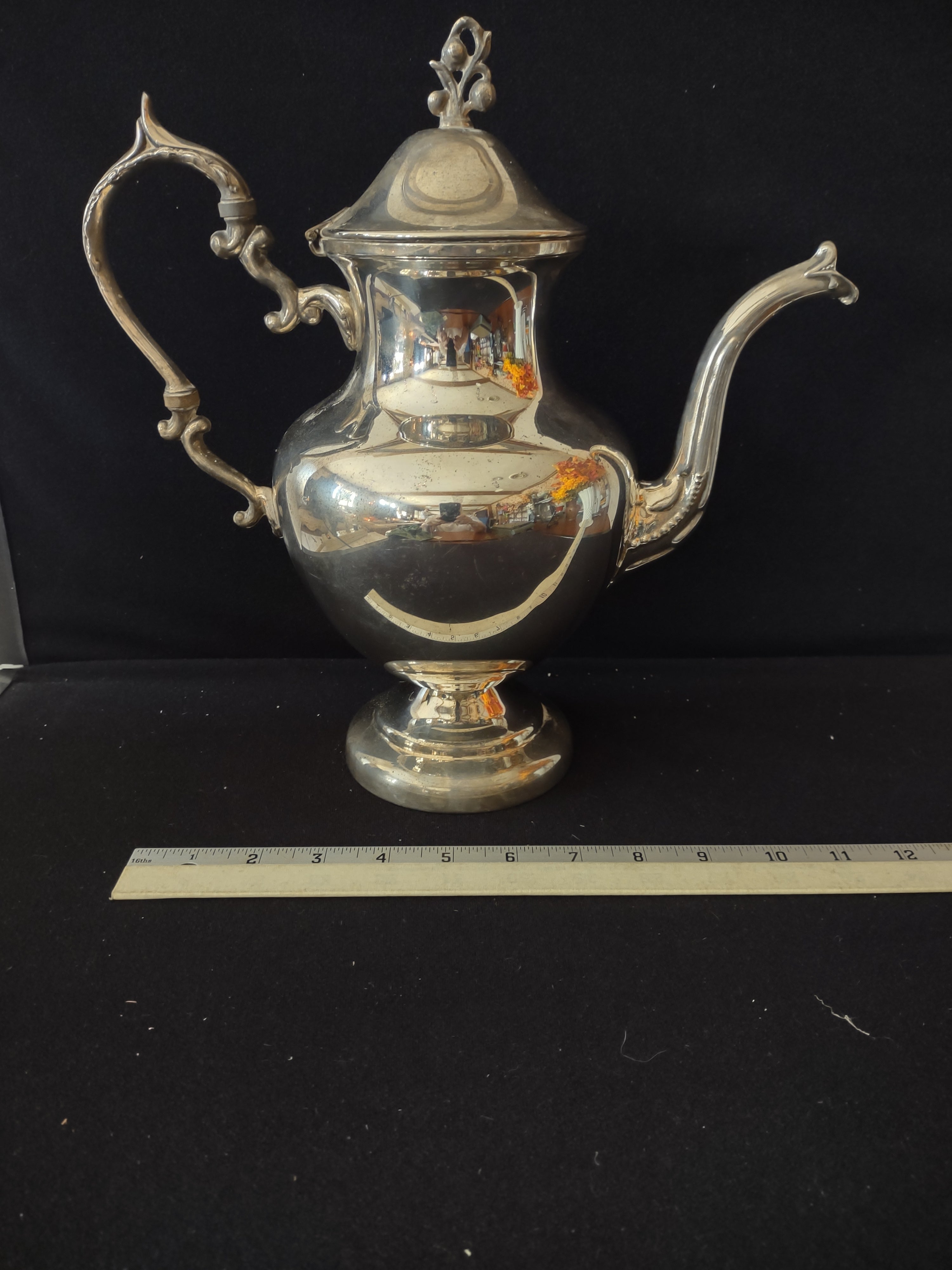 Vintage Silver-Plated Pedestal Scrolled Handle Leaf Finial Lid Teapot (Lot 3351)