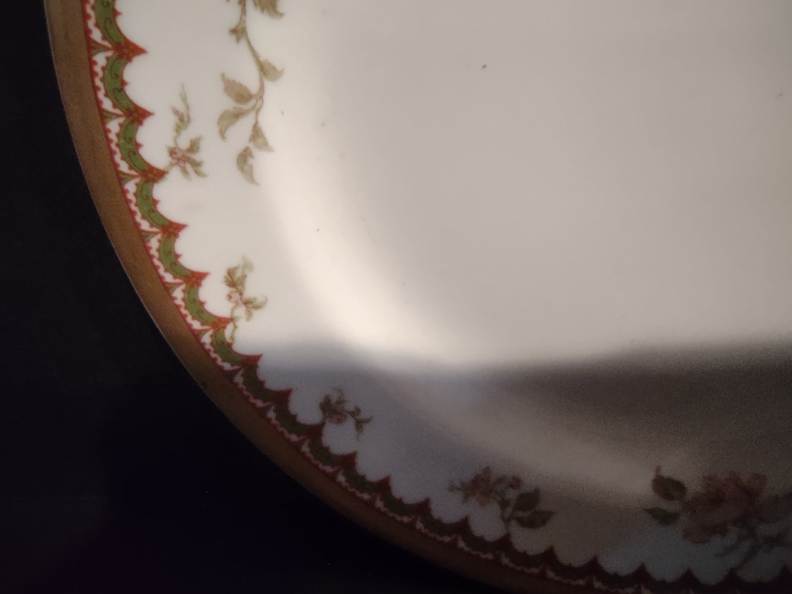 Haviland Limoges French Chic Rose Maroon Green Bread/Butter Plate (lot 1090)