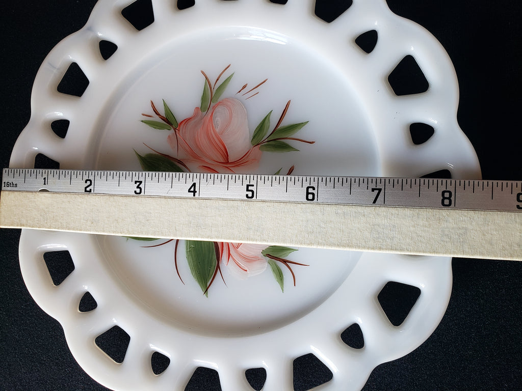 Vintage Westmoreland Roses Motif Milk Glass Wall Plate (lot 2187)