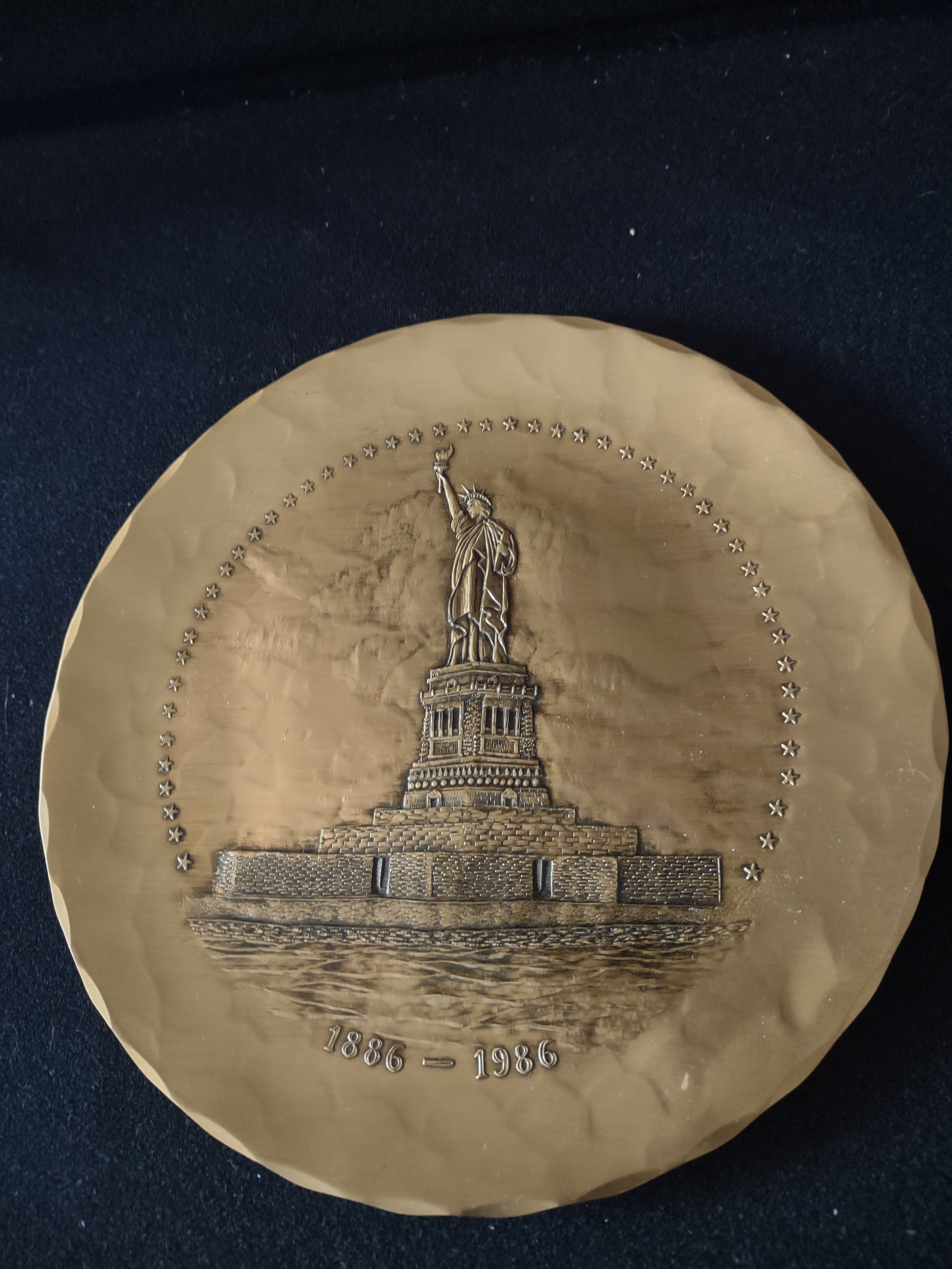 Vintage Plate Statue of Liberty Bronze Hammered Wendell August Forge (Lot 5723t)