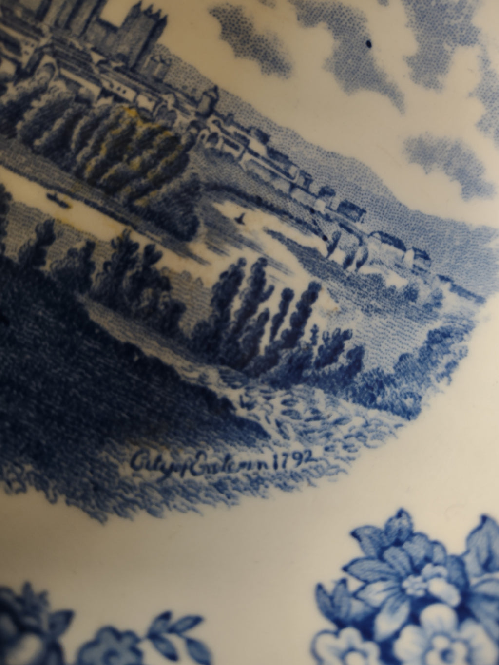 Vintage Johnson Brothers Fruit Dessert Bowl Old Britain Castles Blue (Lot 5590)