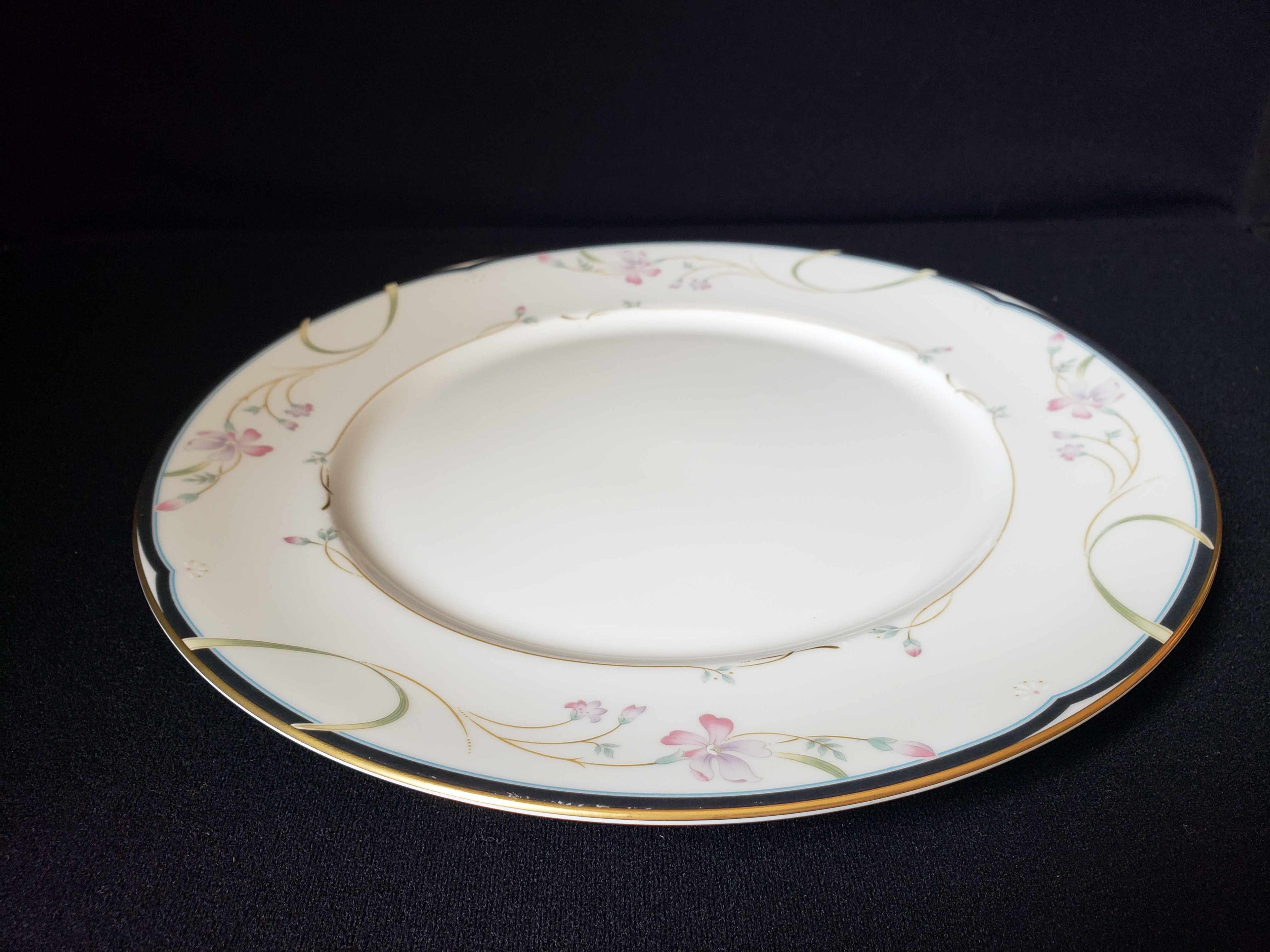 Vintage Lenox Debut Constance Fine Bone Luncheon Plate 10-3/4" (lot 1914)