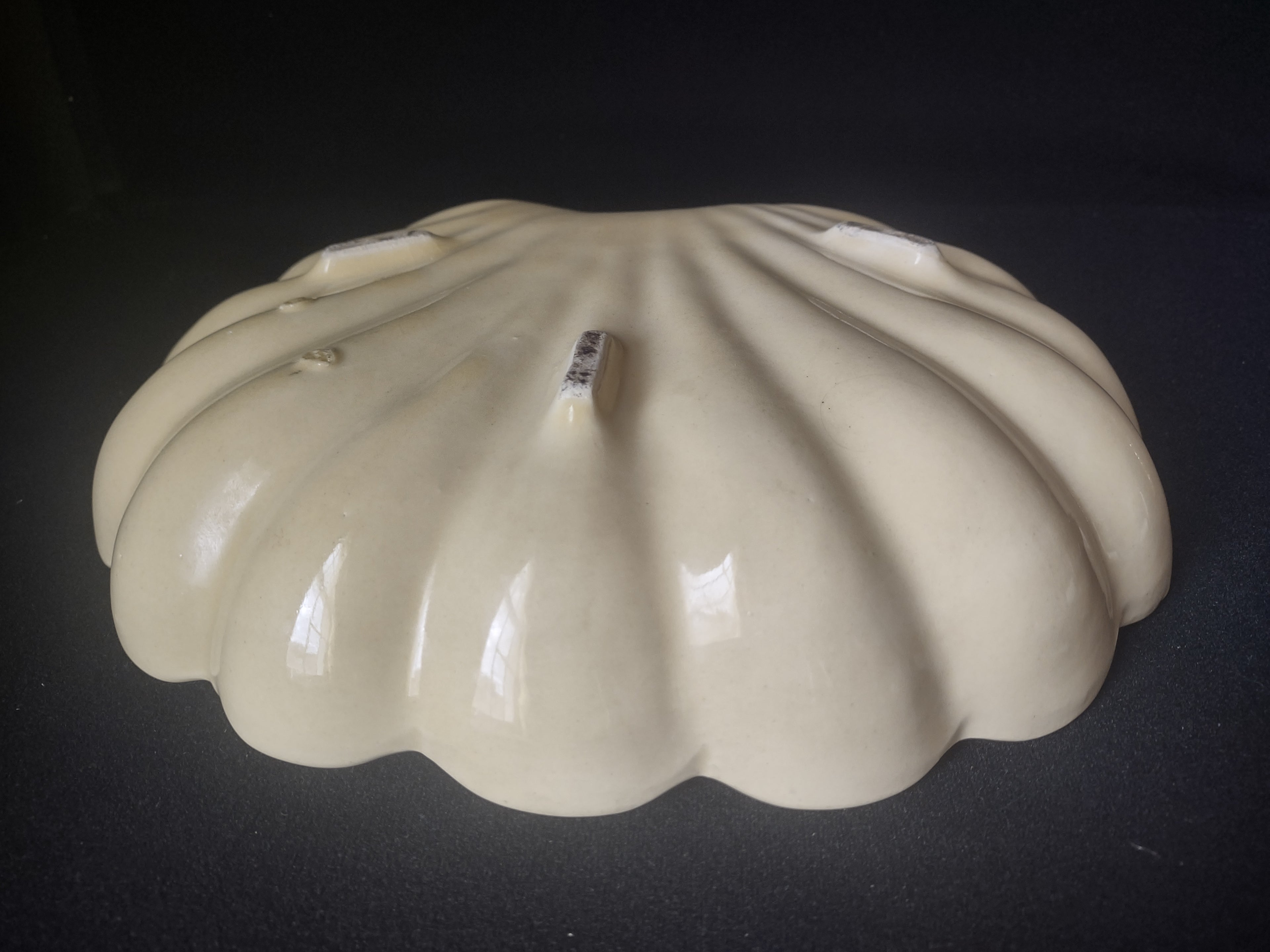 Ceramic Yellow Shell Shaped Dish 11" x 8" (lot 1689)
