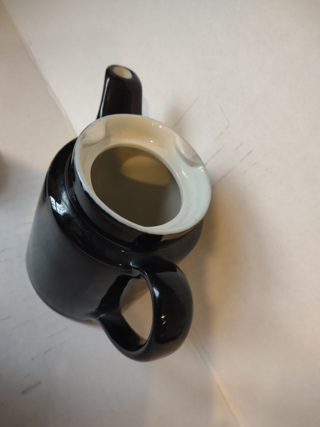 Vintage High Gloss Black Glaze White Lining Small Ceramic Teapot 4" (lot 5336)