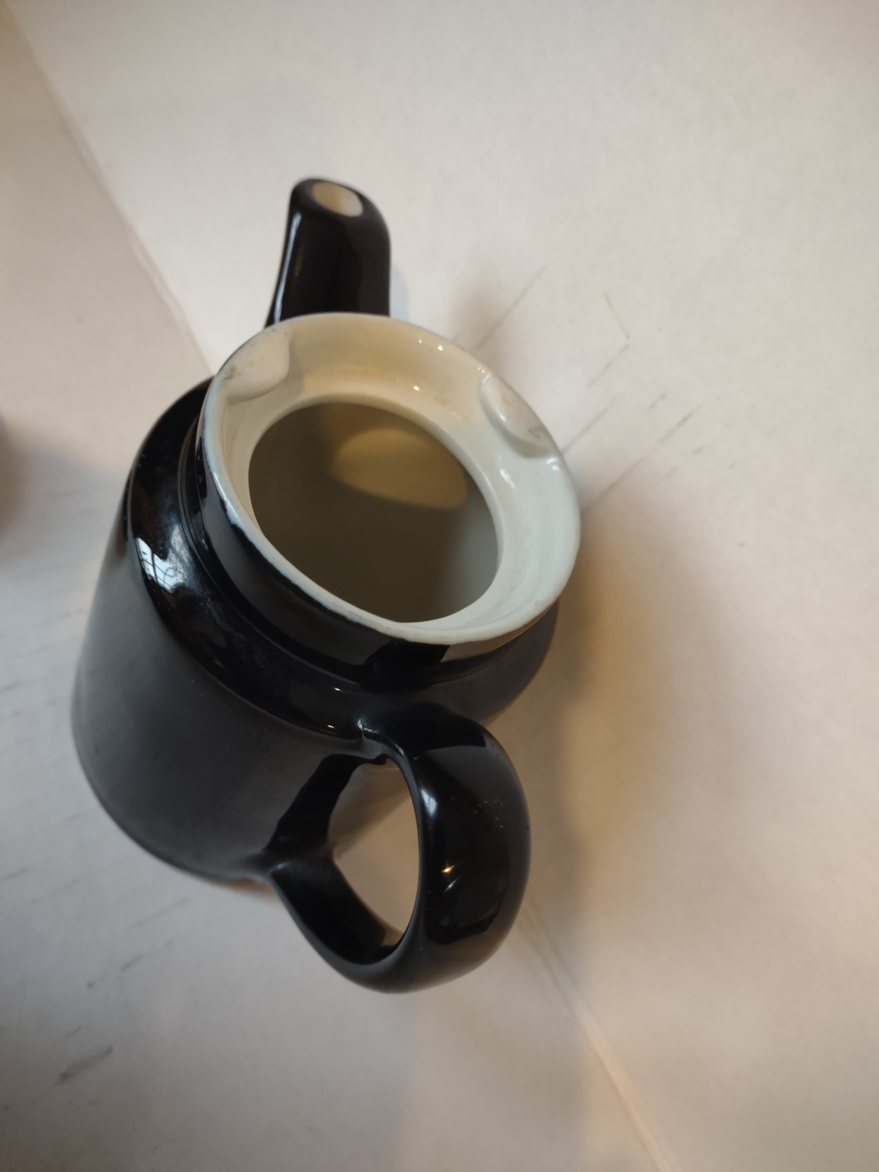Vintage High Gloss Black Glaze White Lining Small Ceramic Teapot 4" (lot 5336)