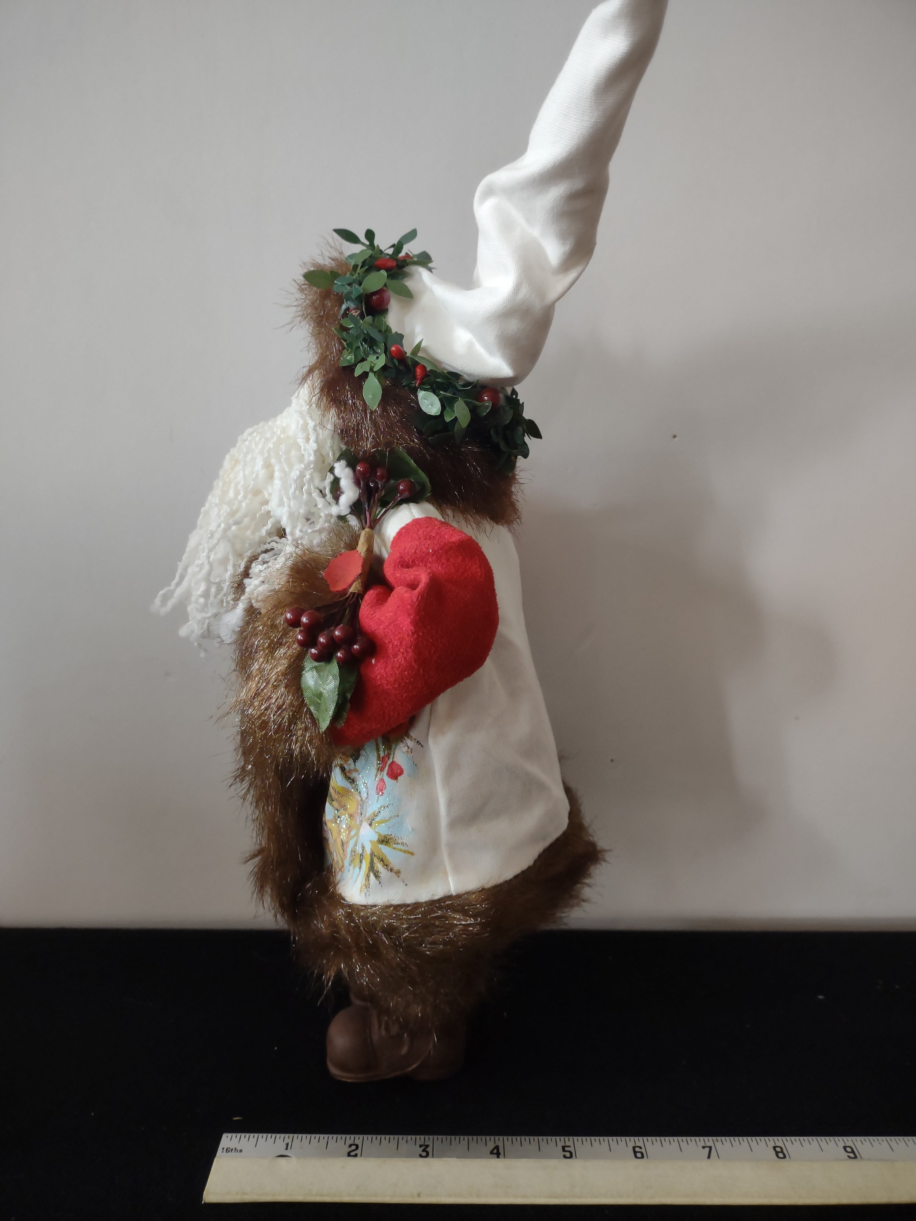 Vintage Rustic Christmas Santa Claus Ceramic Face Berry Trimmed Hat (Lot 3741)