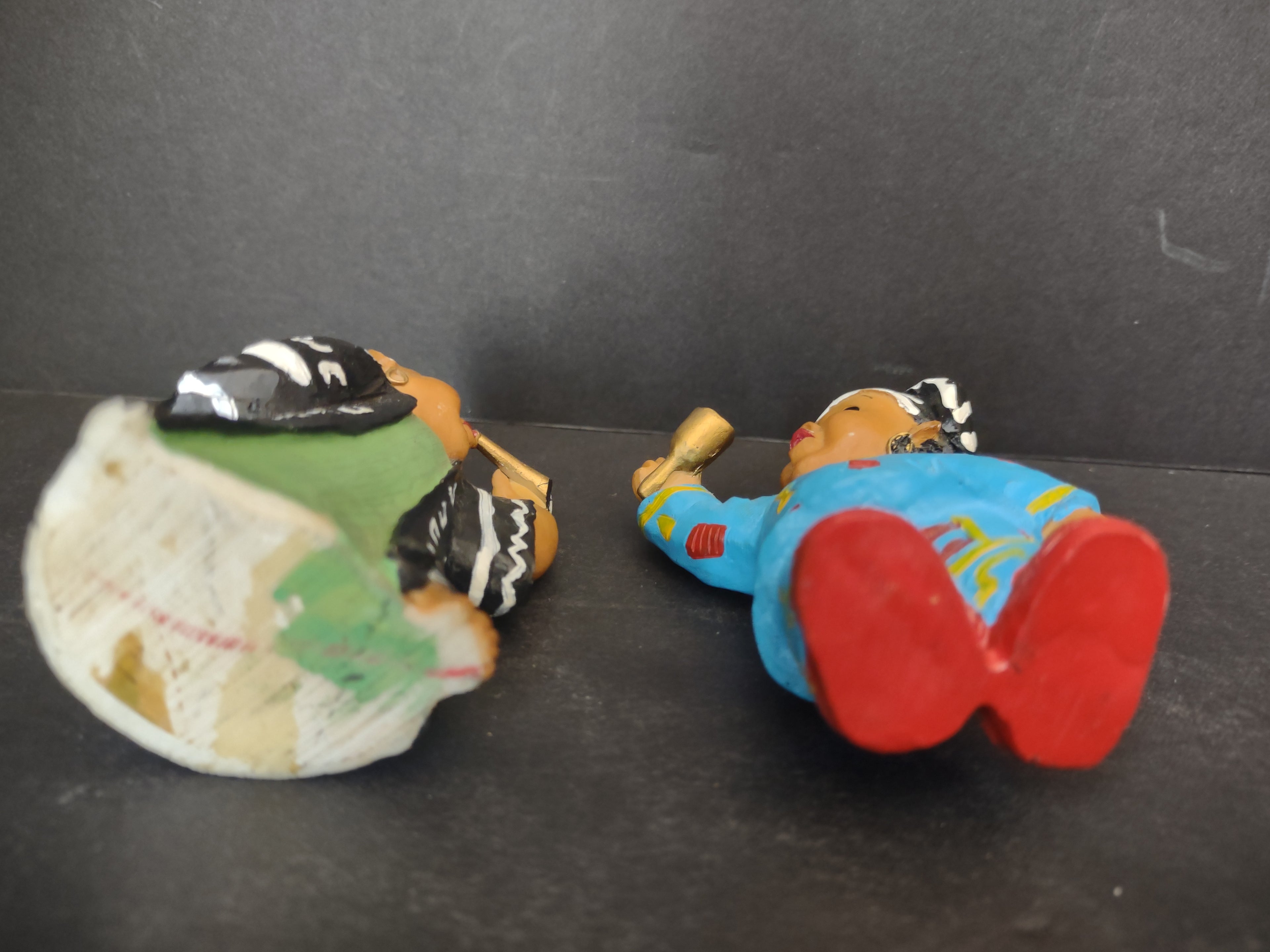 Vintage Black African Small Figurine Musical 3-1/2" (lot 3086)