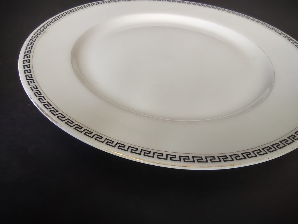 T & V Limoges France Dinner Plate Gold Black Decor (lot 1068)