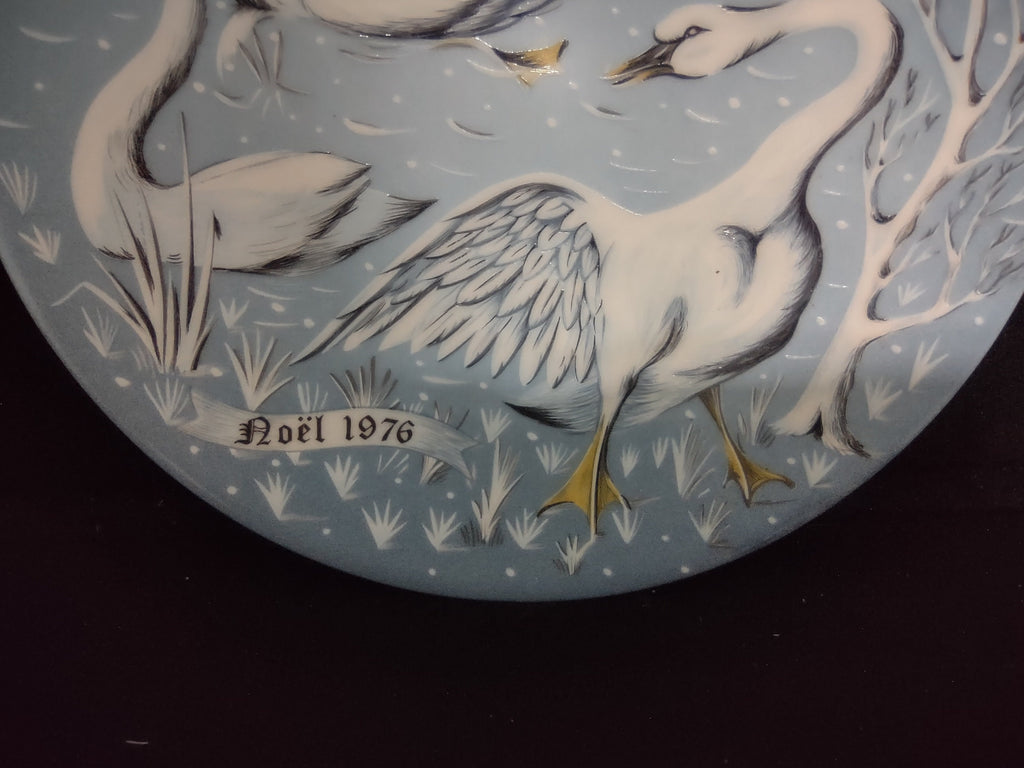Vintage Haviland Limoges France Hetreau Christmas Plate "Seven Swans A'swimming" 1976 # 131