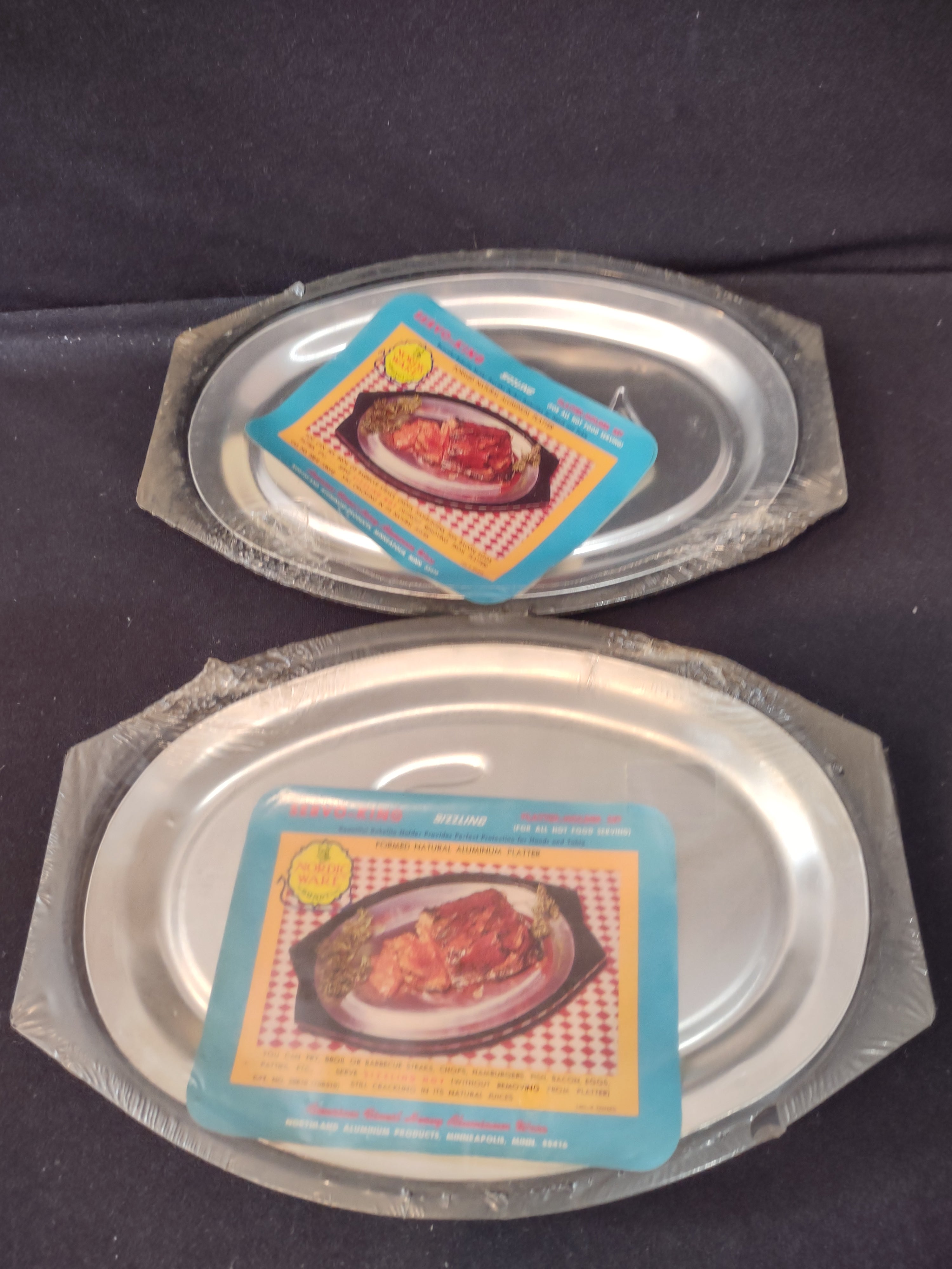 Nordic Ware Aluminum Steak & Fajita Platter Holder Set X 2 (Lot 3067)