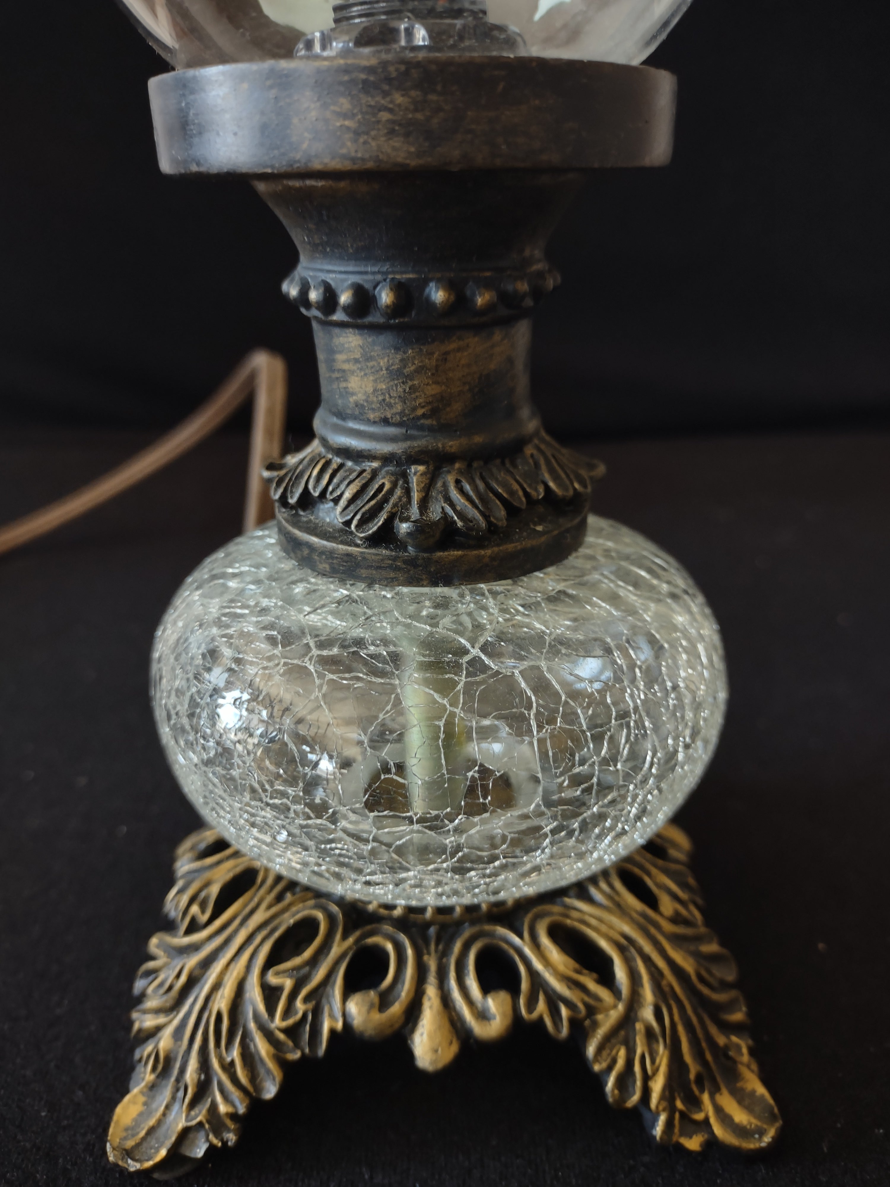 Vintage Christmas Electric Hurricane Lamp Crackel Base Holly Shade (Lot 3823)