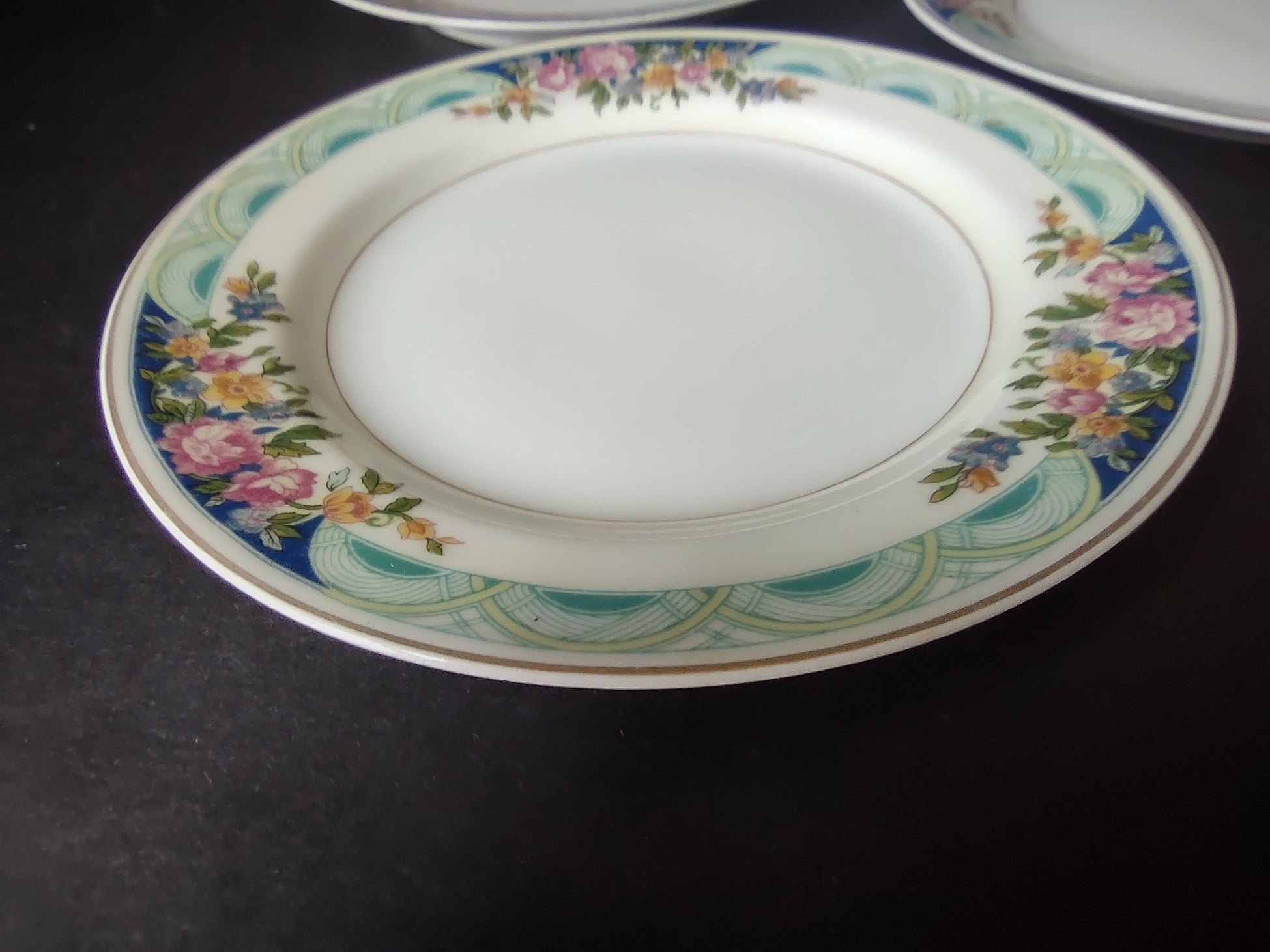 Haviland Limoges Massachusetts 3 x Bread/Butter Plate Blue Floral (lot 934)