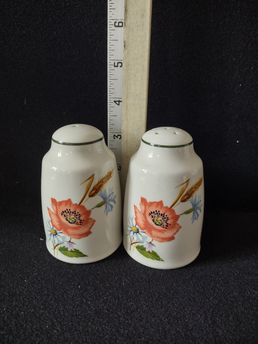 Vintage Salt Pepper Shakers Wild Poppy Wheat (Lot 5236)