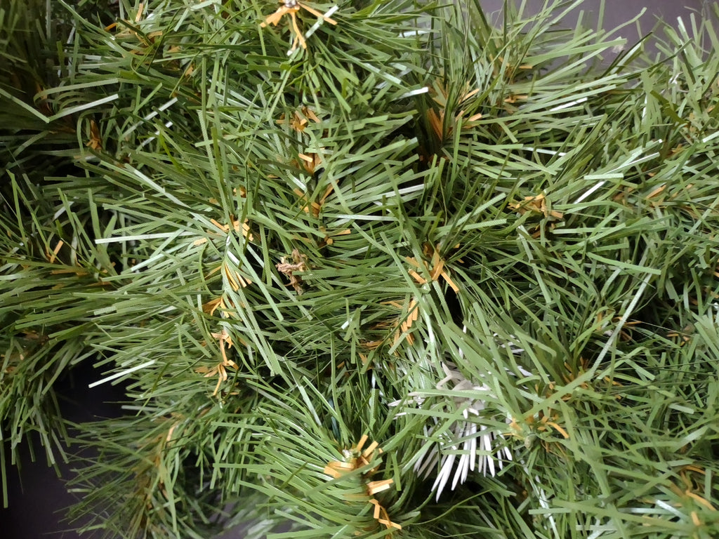 Vintage Christmas Artificial Green Wreath 26" (lot 3332)
