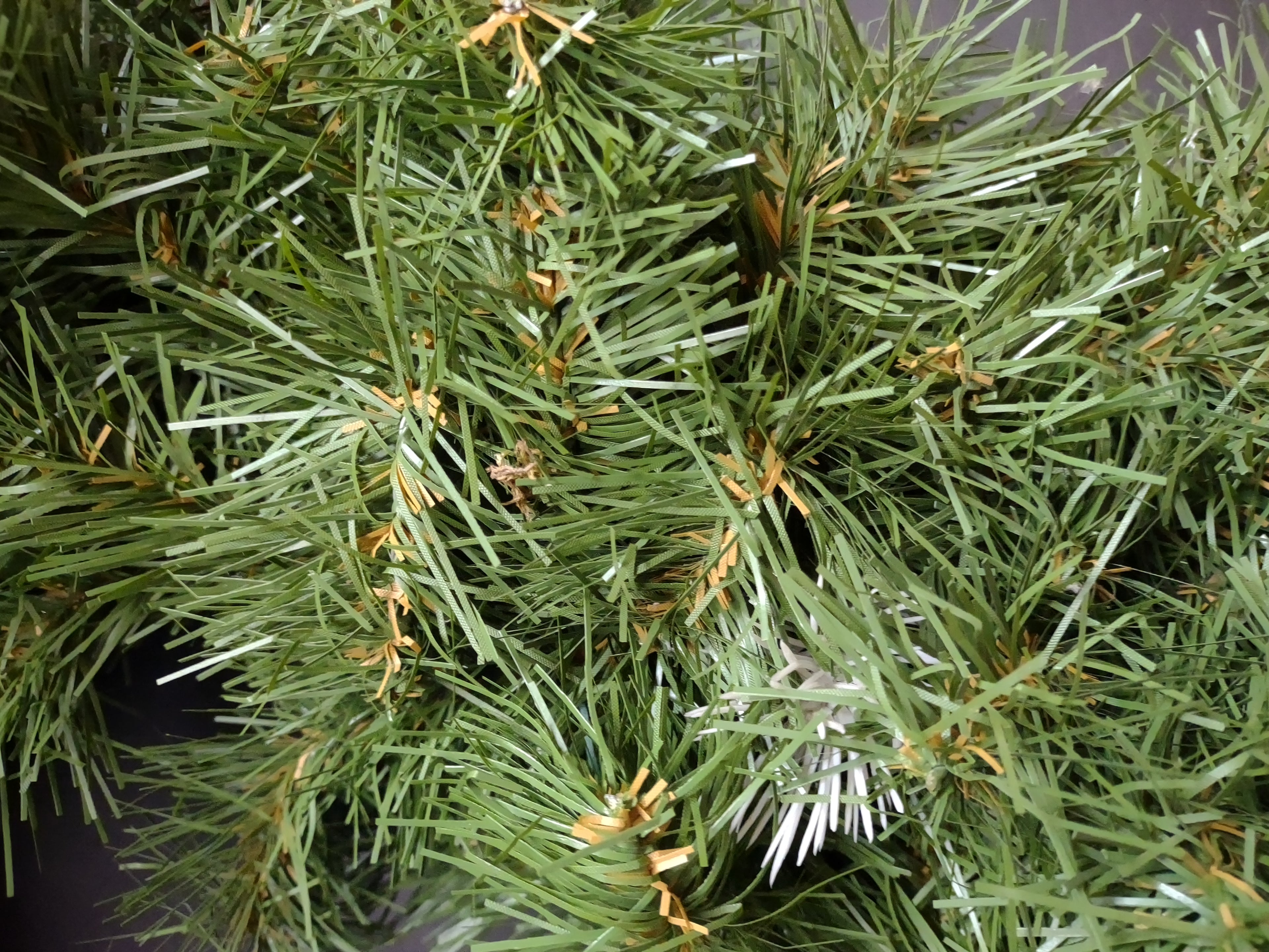 Vintage Christmas Artificial Green Wreath 26" (lot 3332)