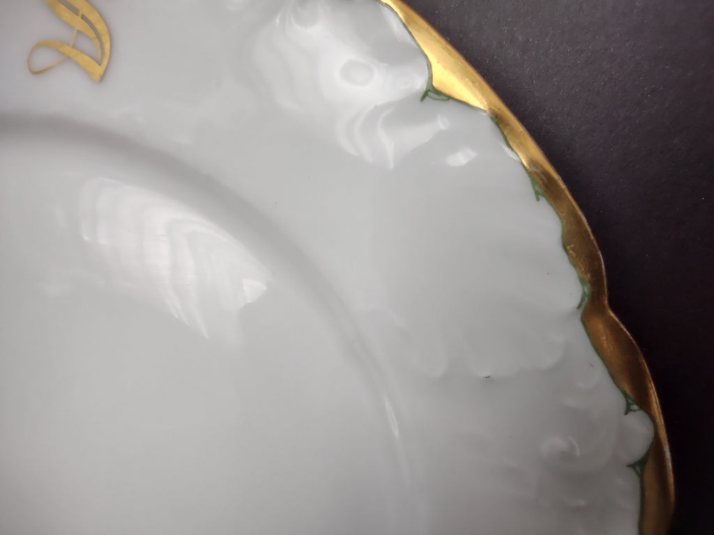 Wm. Guerin Limoges Dinner Plate Gold Trim French Chick Monogramm S (lot 985)