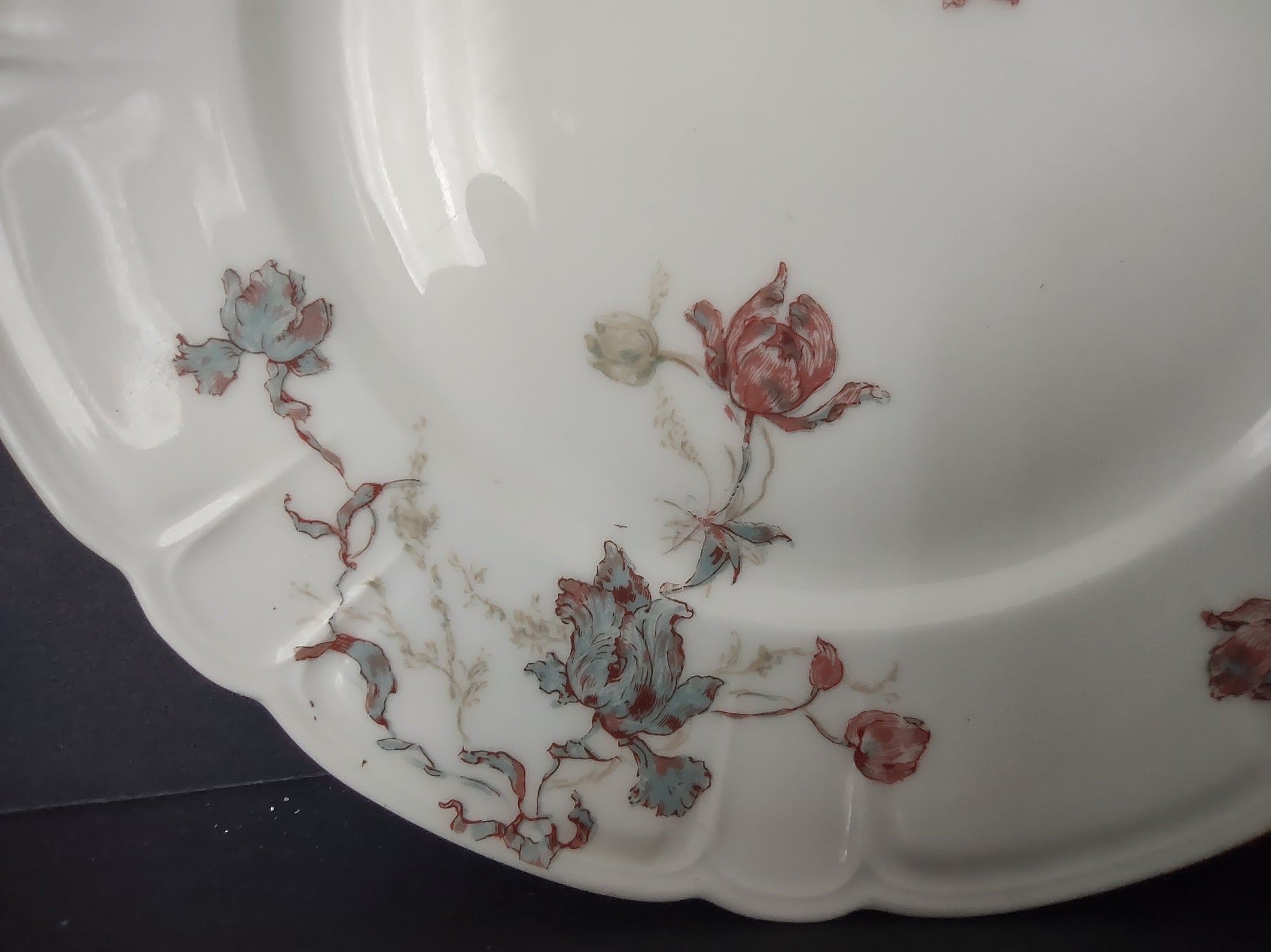 Antique 1889 Haviland Limoges Blue Red Flower Dessert/Salad Plate (lot 948)